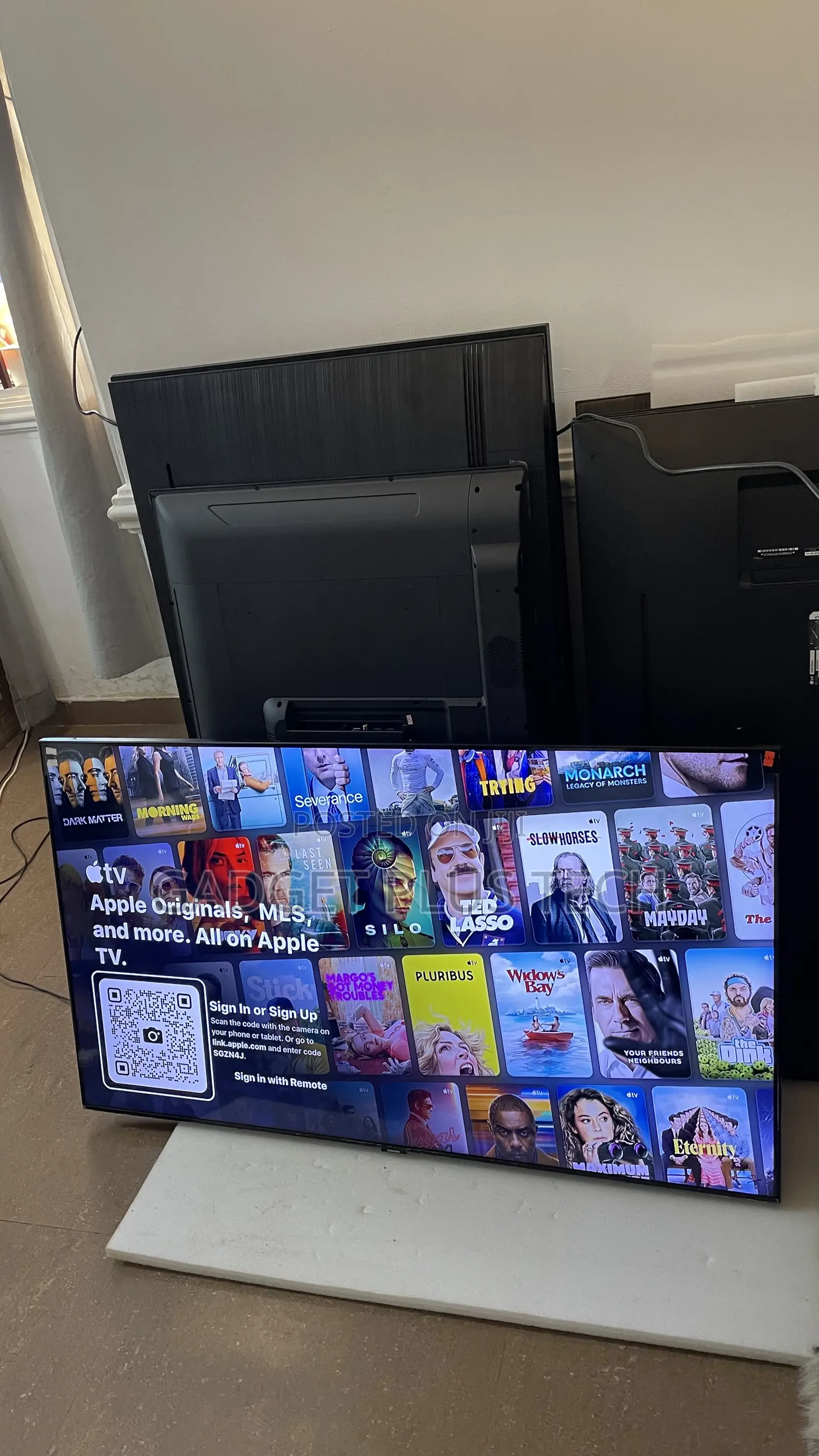 2021 55” Samsung 4K UHD Smart TV (There’s a Faint Line in the Screen)
