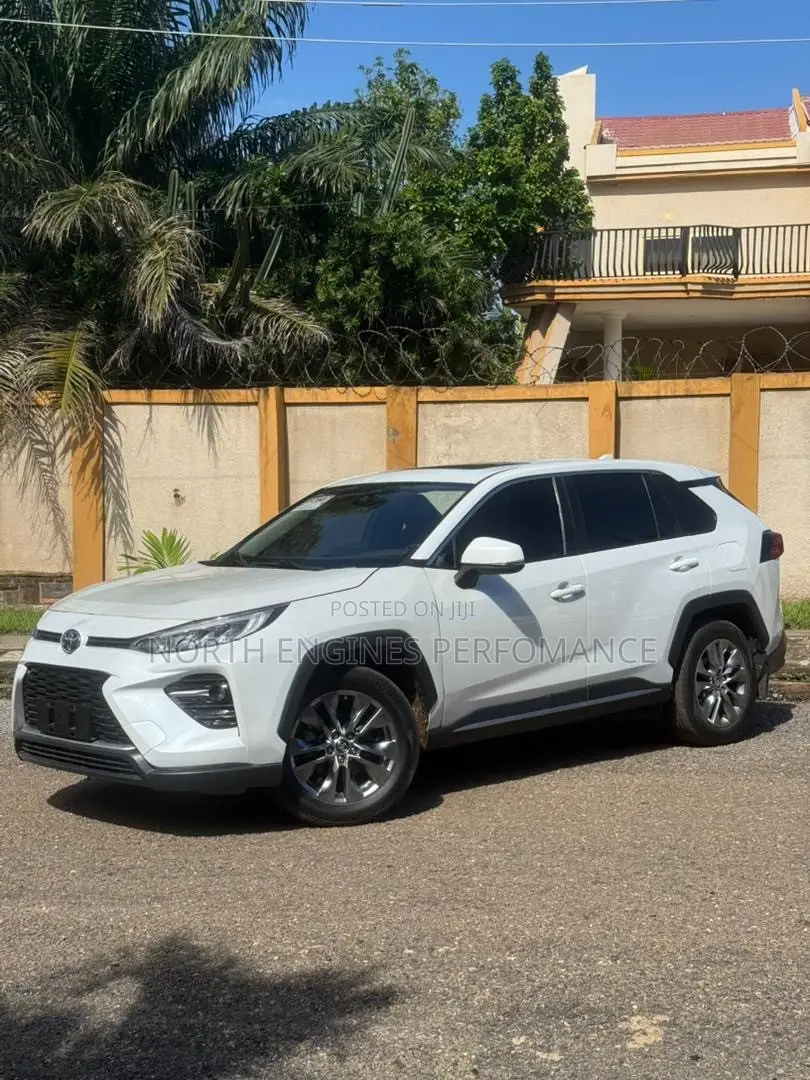 Toyota RAV4 2022 White