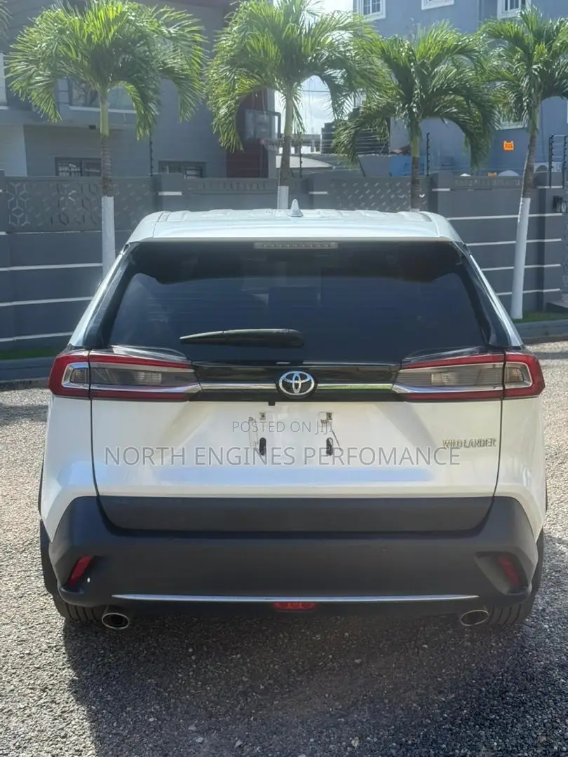 Toyota RAV4 2022 White