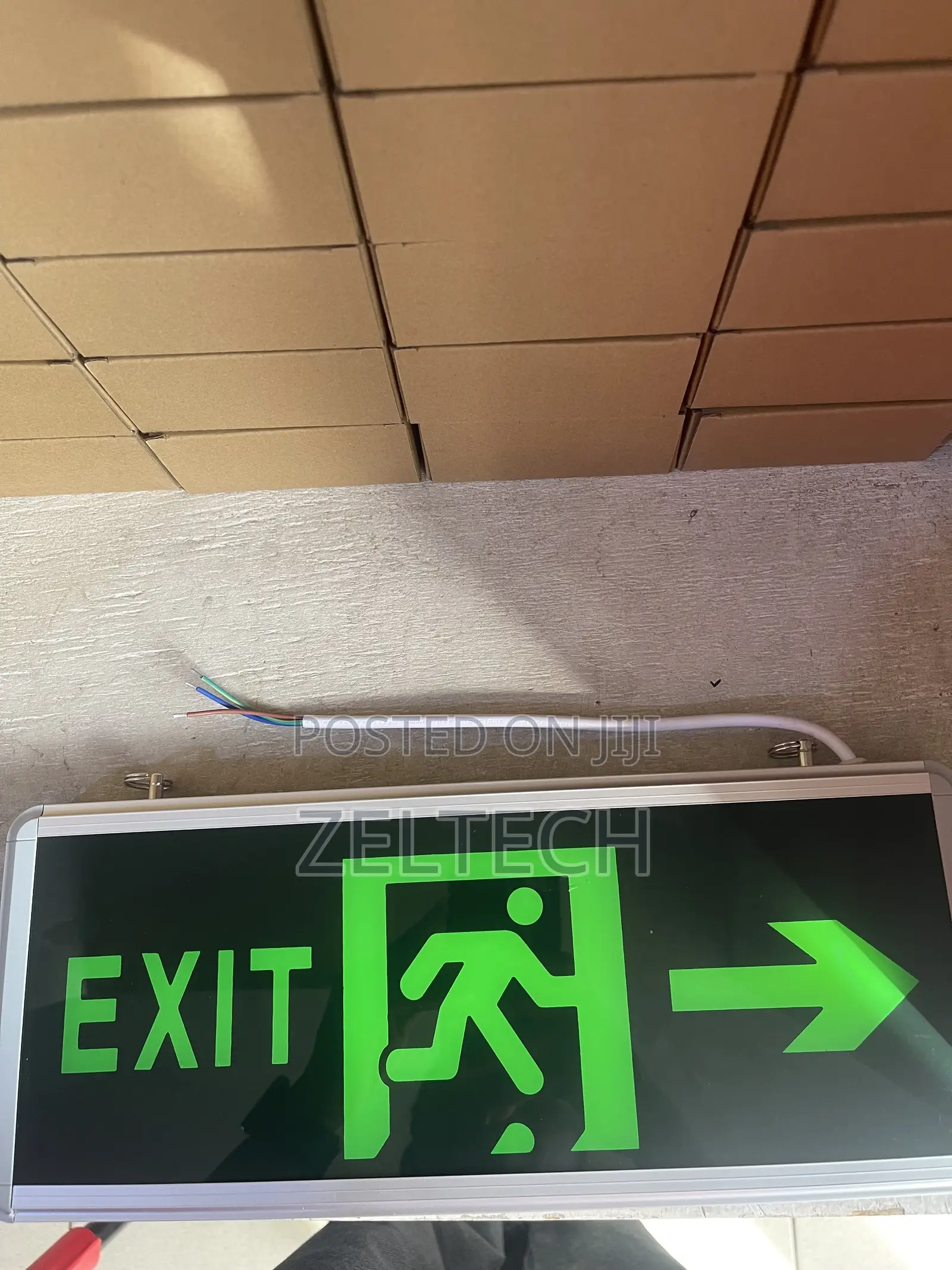 Exist Light Fluorescent
