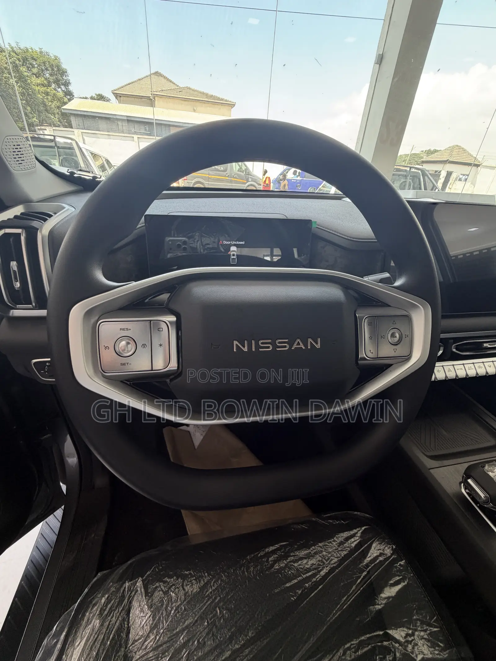 New Nissan Frontier PRO-4X Crew Cab 4WD 5.0 ft. SB 2026 Gray