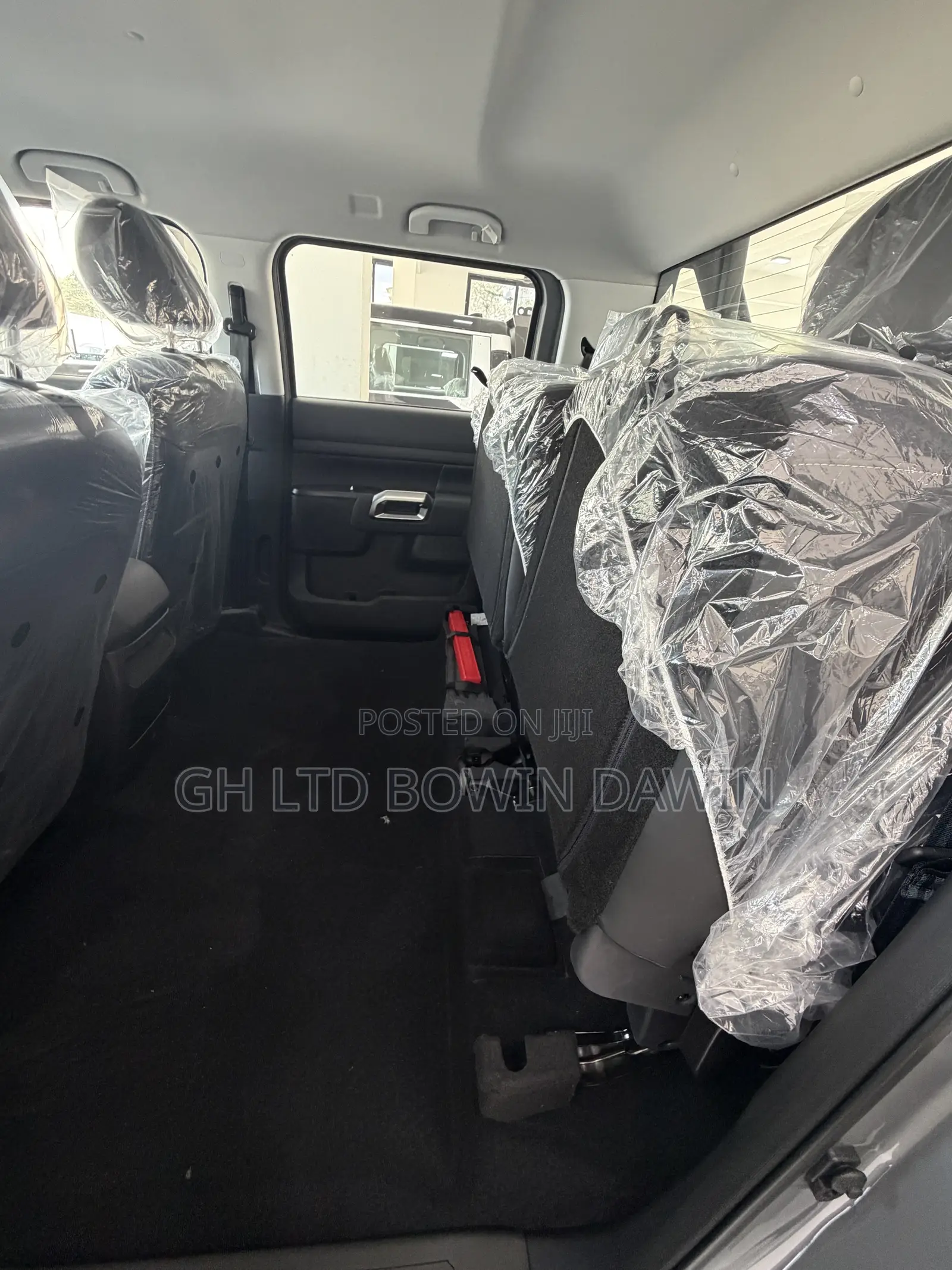 New Nissan Frontier PRO-4X Crew Cab 4WD 5.0 ft. SB 2026 Gray