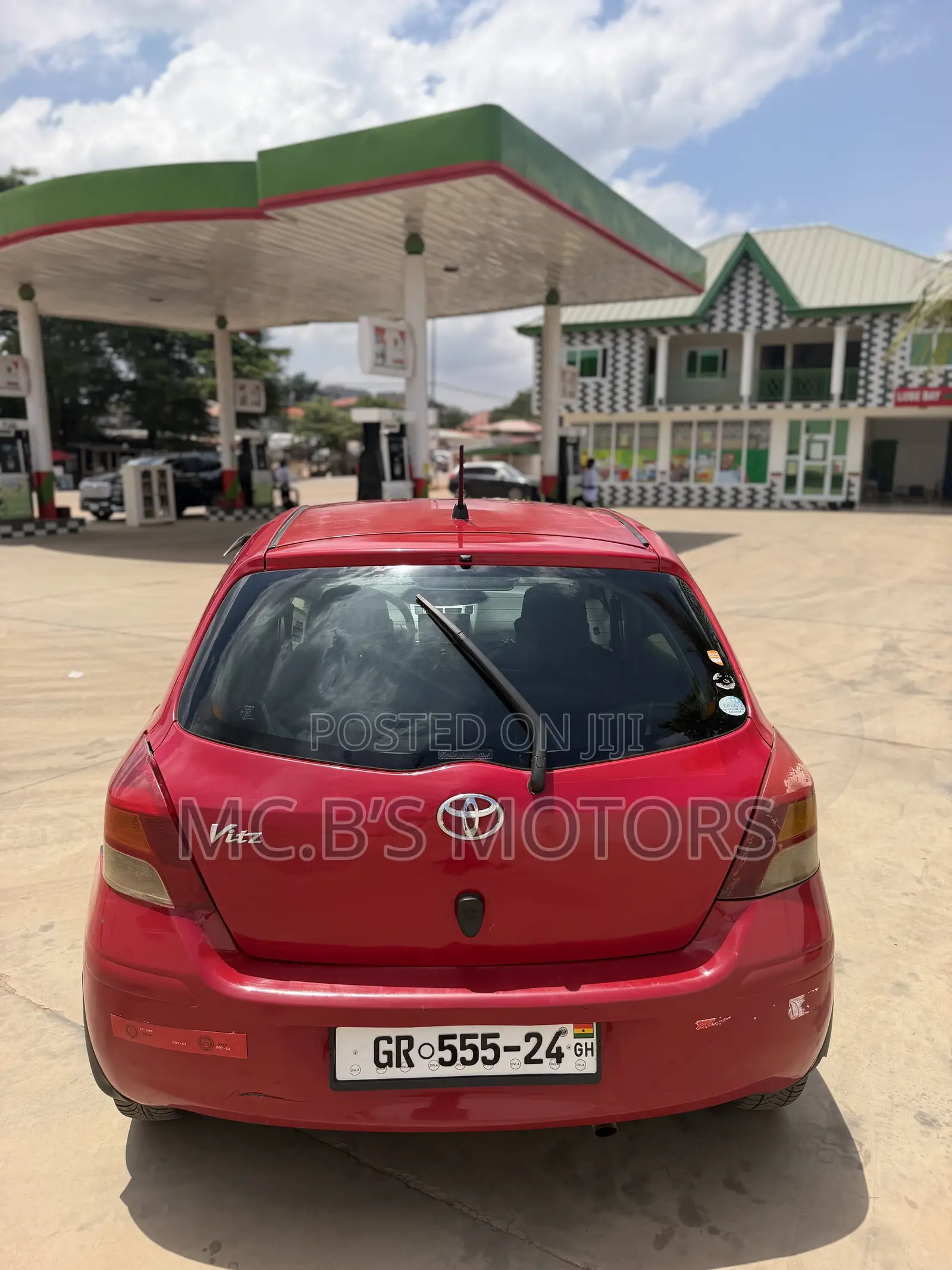 Toyota Vitz 2010 Red
