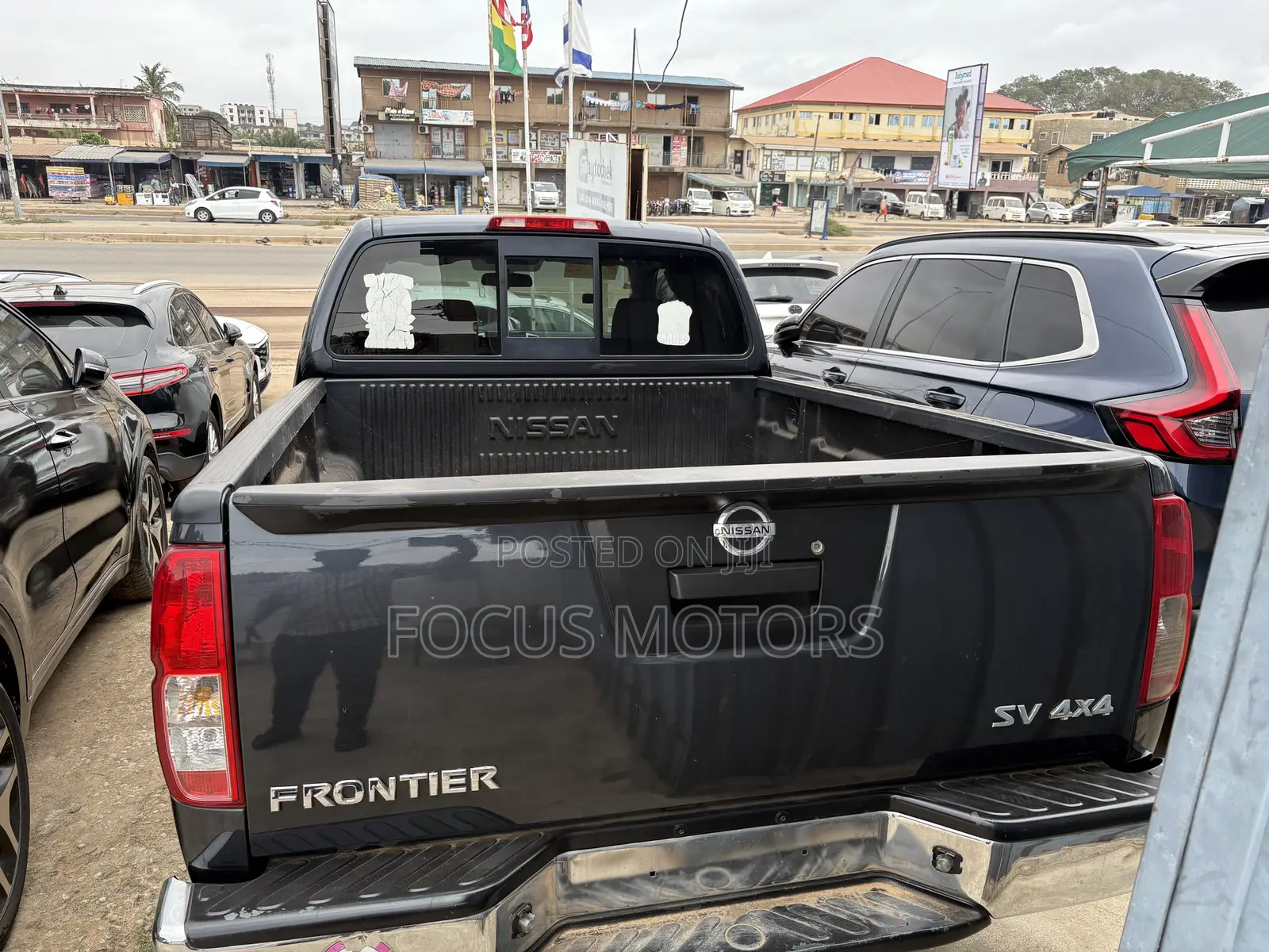 Nissan Frontier SV 4dr King Cab 6.1 ft. SB (2.5L 4cyl 5M) 2015 Gray