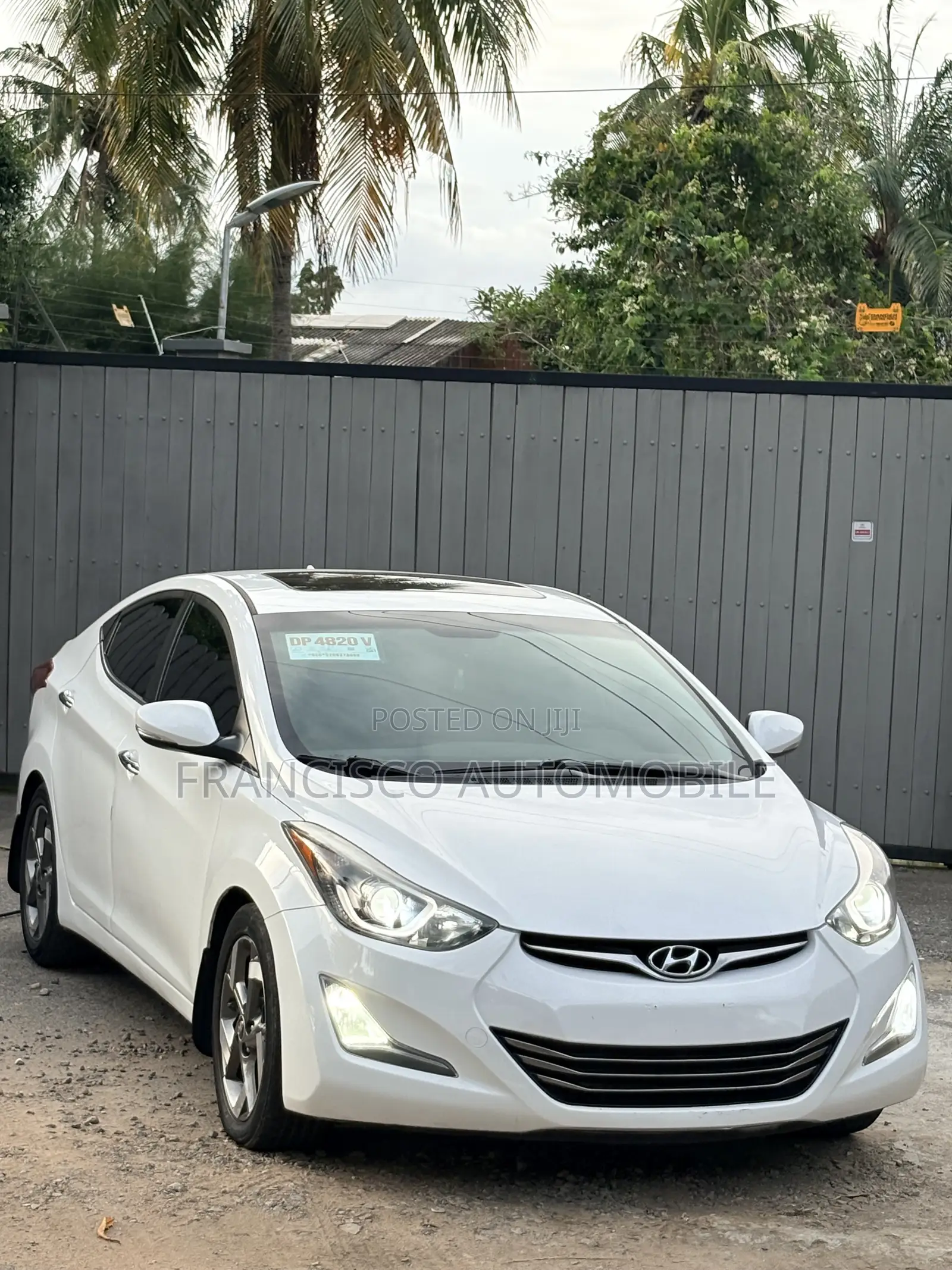 Hyundai Elantra Limited Sedan FWD (1.8L 4cyl 6A) 2016 White