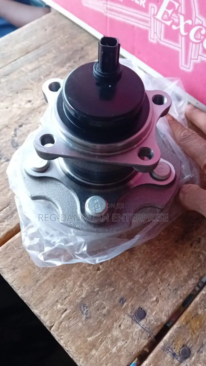 Toyota RAV4 2010-2011 Back HUB