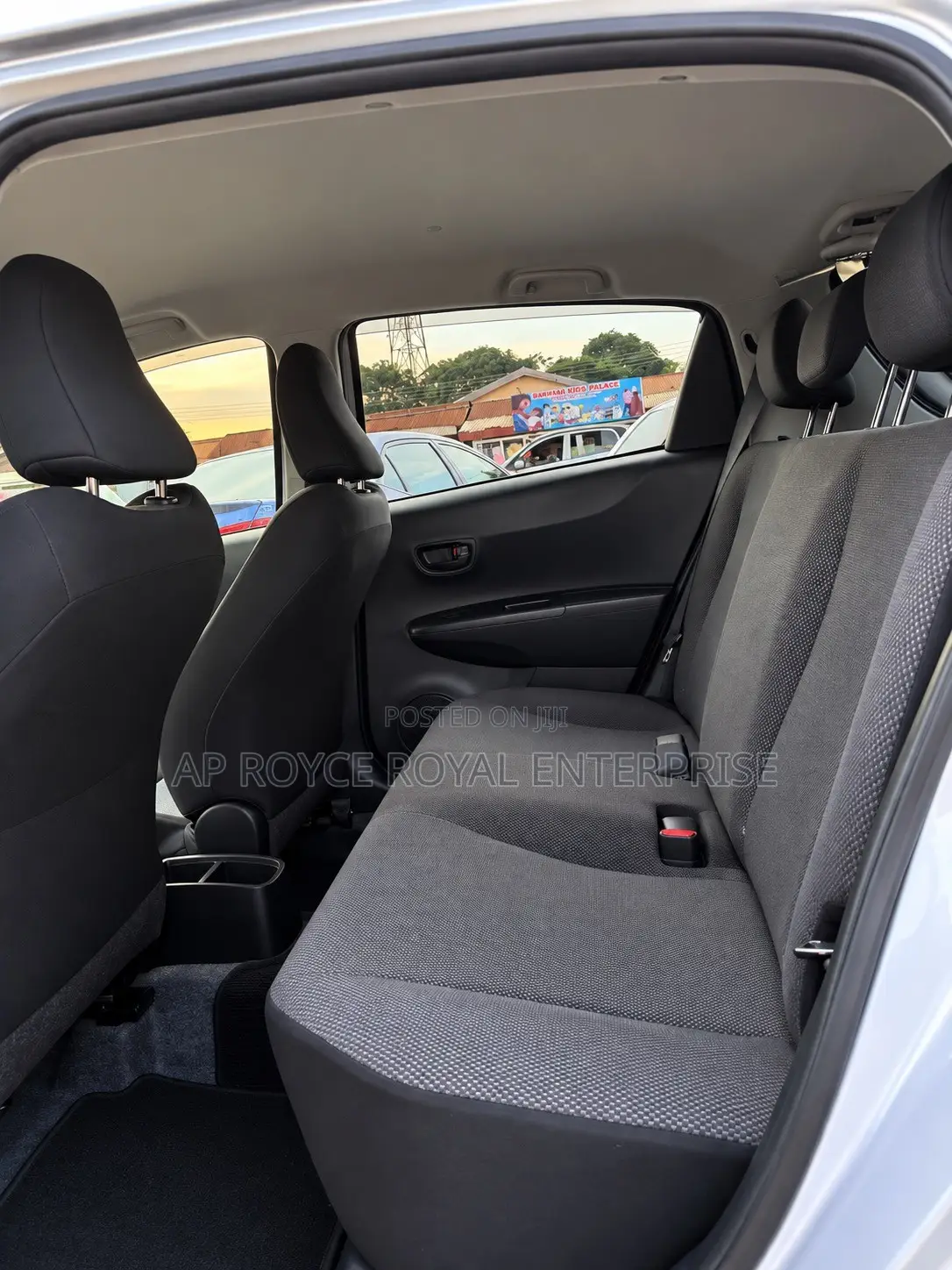 Toyota Vitz 1.3 AWD 5dr 2013 Silver