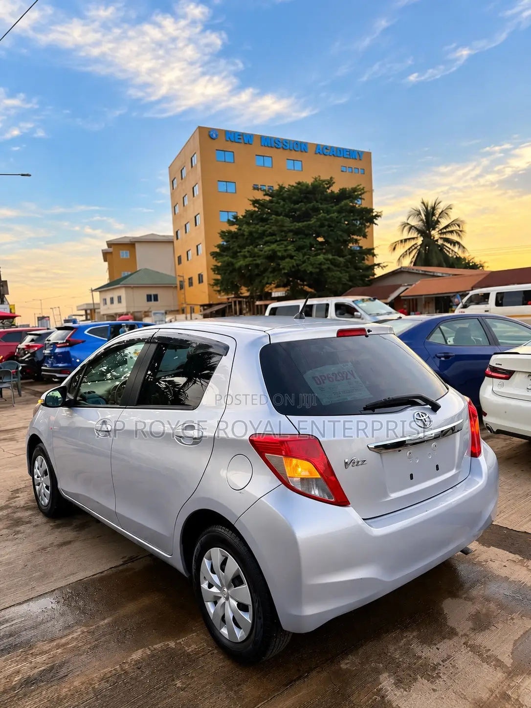 Toyota Vitz 1.3 AWD 5dr 2013 Silver