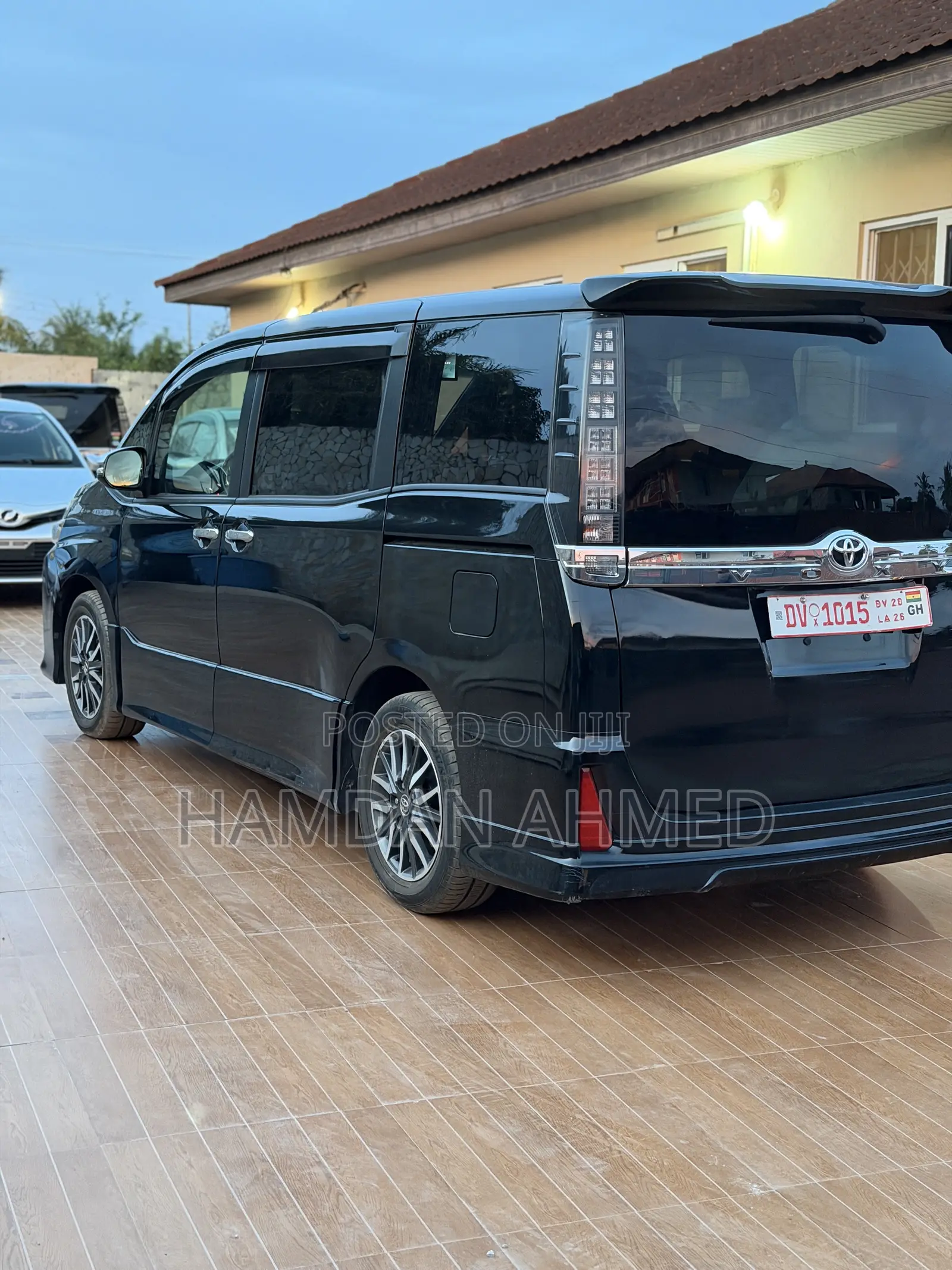 Toyota Voxy ZS Kirameki 2WD 7-Seater 2016 Black