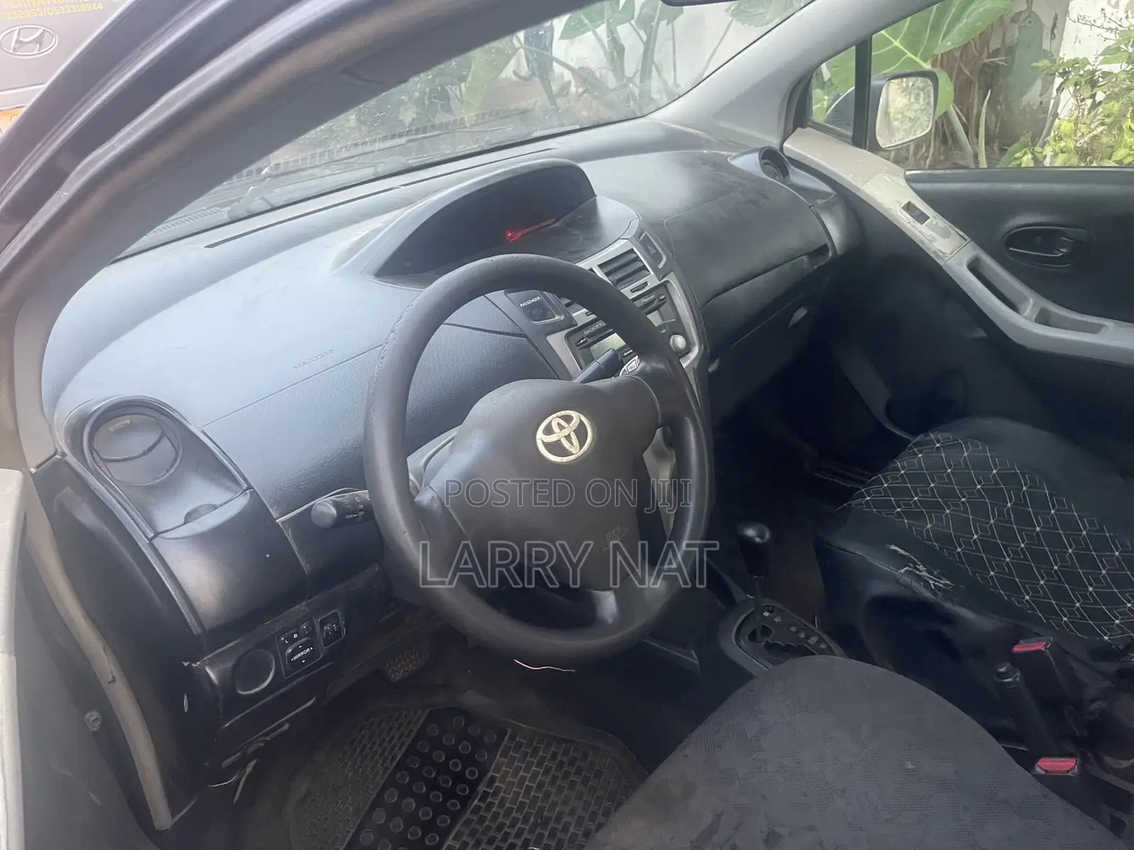 Toyota Vitz 1.0 FWD 3dr 2010 Black
