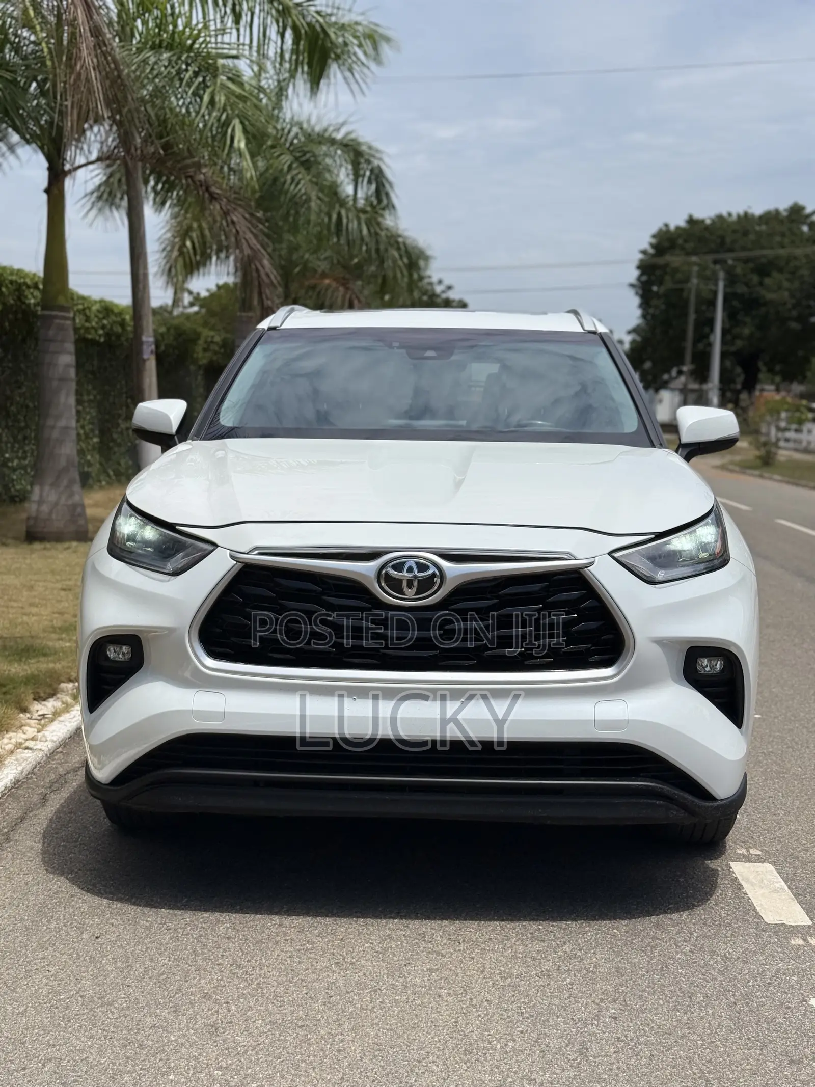 Toyota Highlander XLE 2022 White