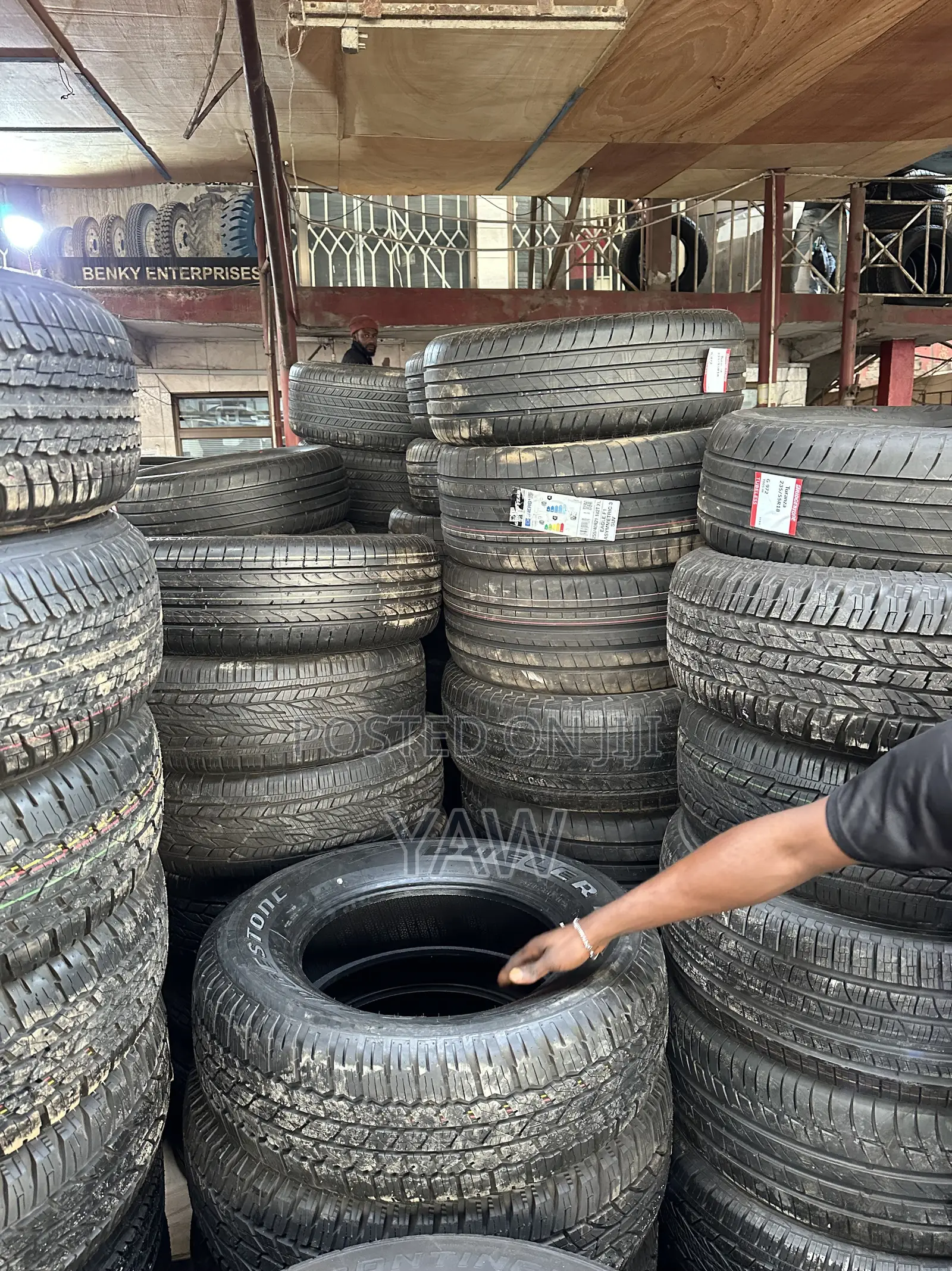 Bridgestone, Dunlop, Goodyear, Michelin, Pirelli, Armstrong Tyres