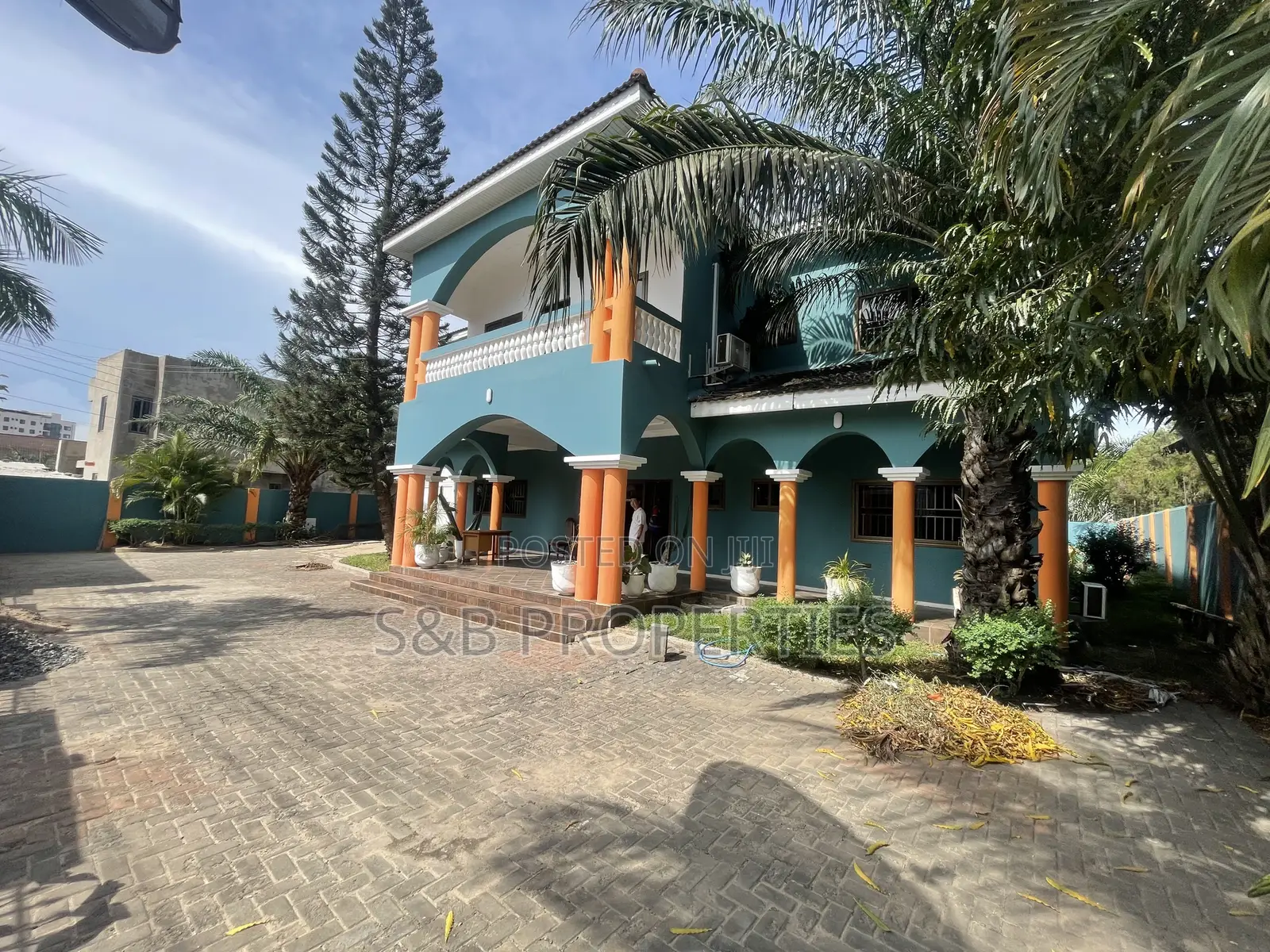7bdrm Duplex in East Legon for rent