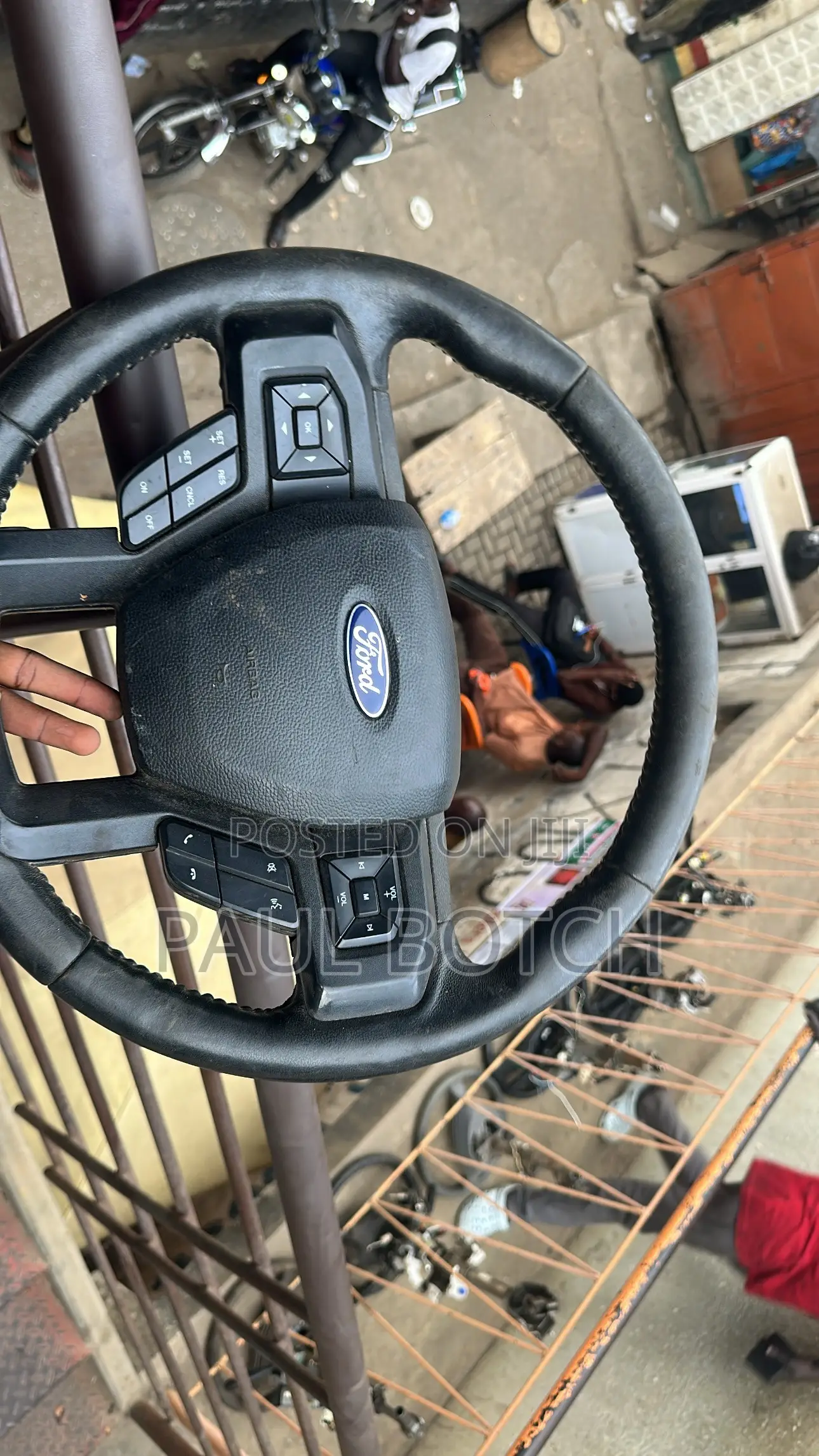 2015,2016,2017,2018,2019,2020 Ford F-150 Steering Wheel.