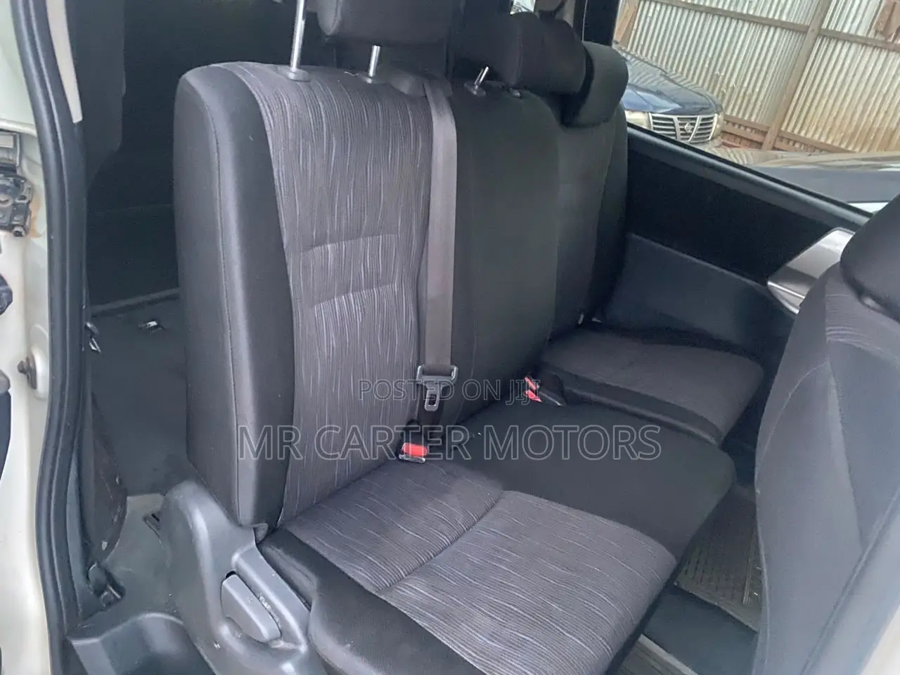Toyota Voxy V 2WD 8-Seater 2013 White