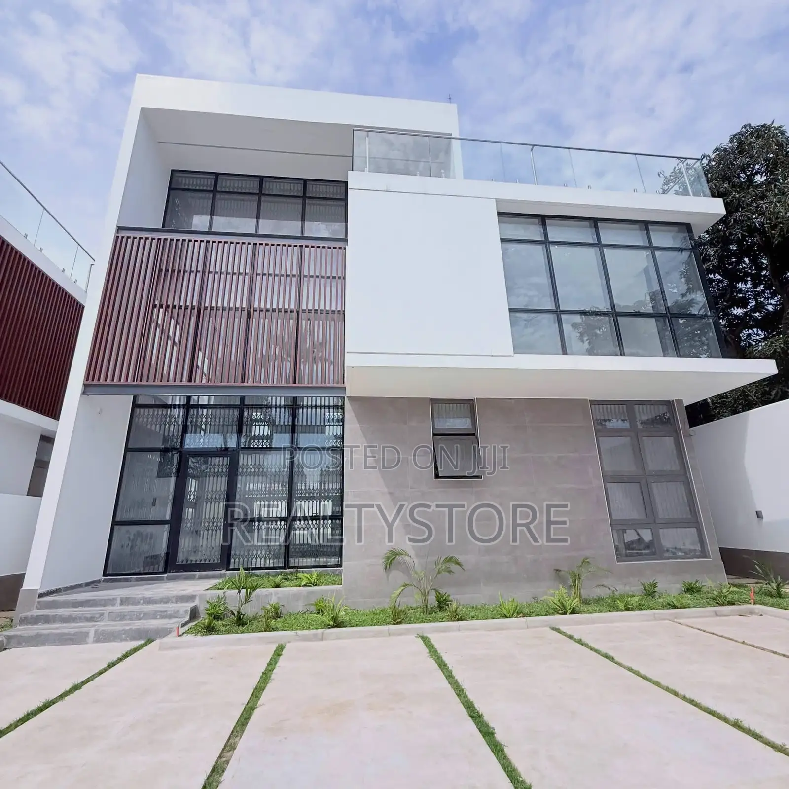 4bdrm House in Cantoment, Accra Metropolitan for rent