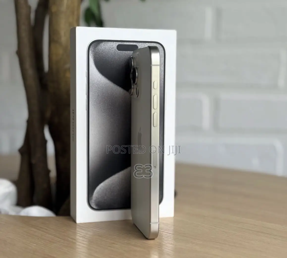 New Apple iPhone 15 Pro Max 256 GB Silver