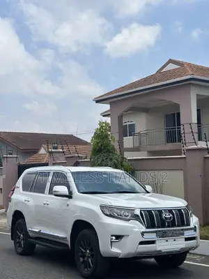 Toyota Land Cruiser Prado 2017 White