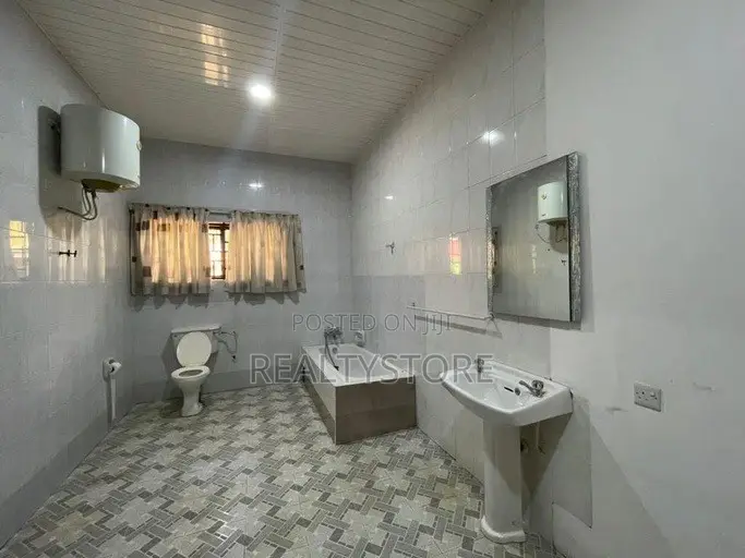 4bdrm House in North Legon, Accra Metropolitan for rent