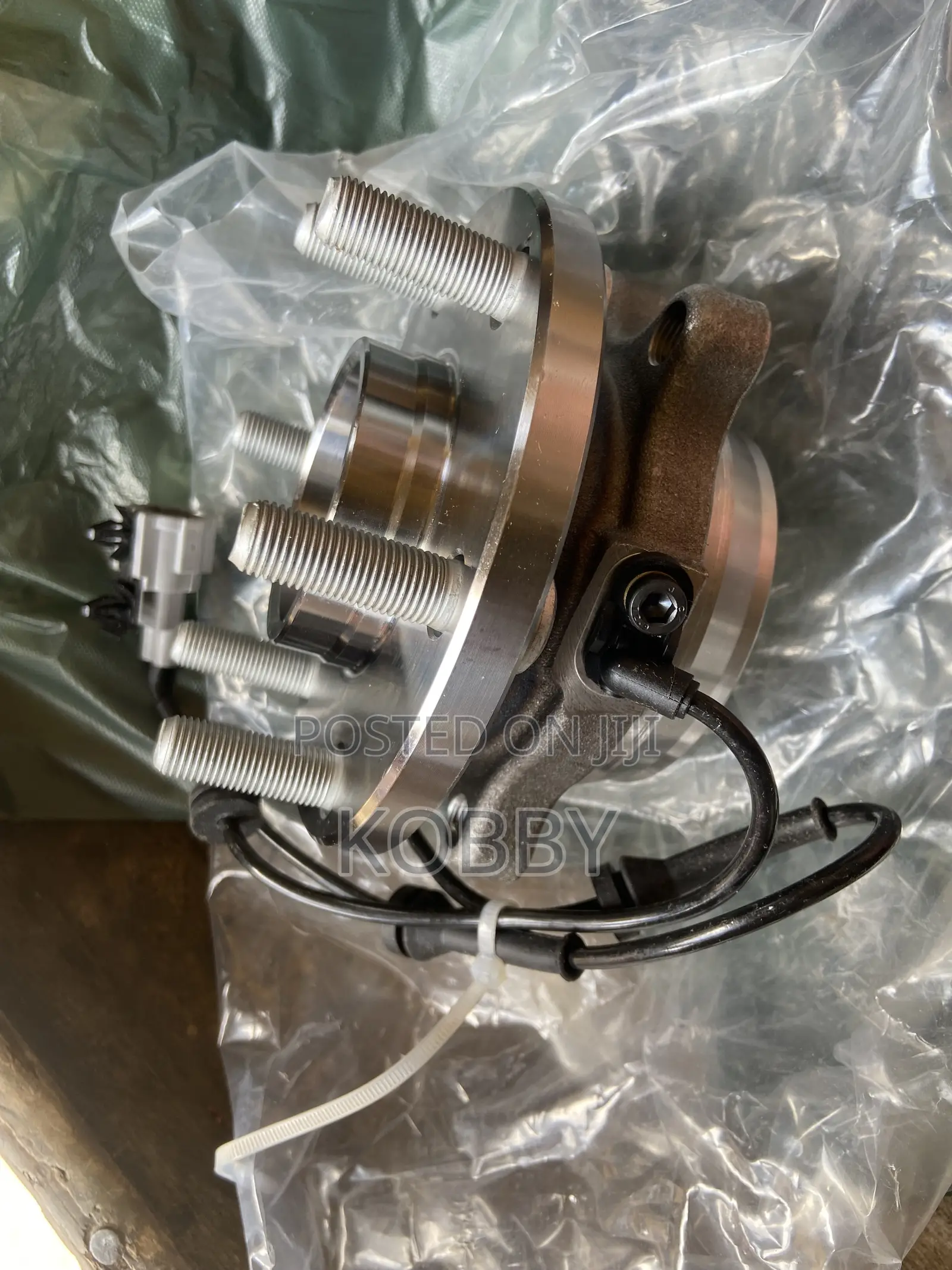 Navara /Pathfinder 2006,2007,2008,2009,2010,2011,2012 Front Wheel Hubs