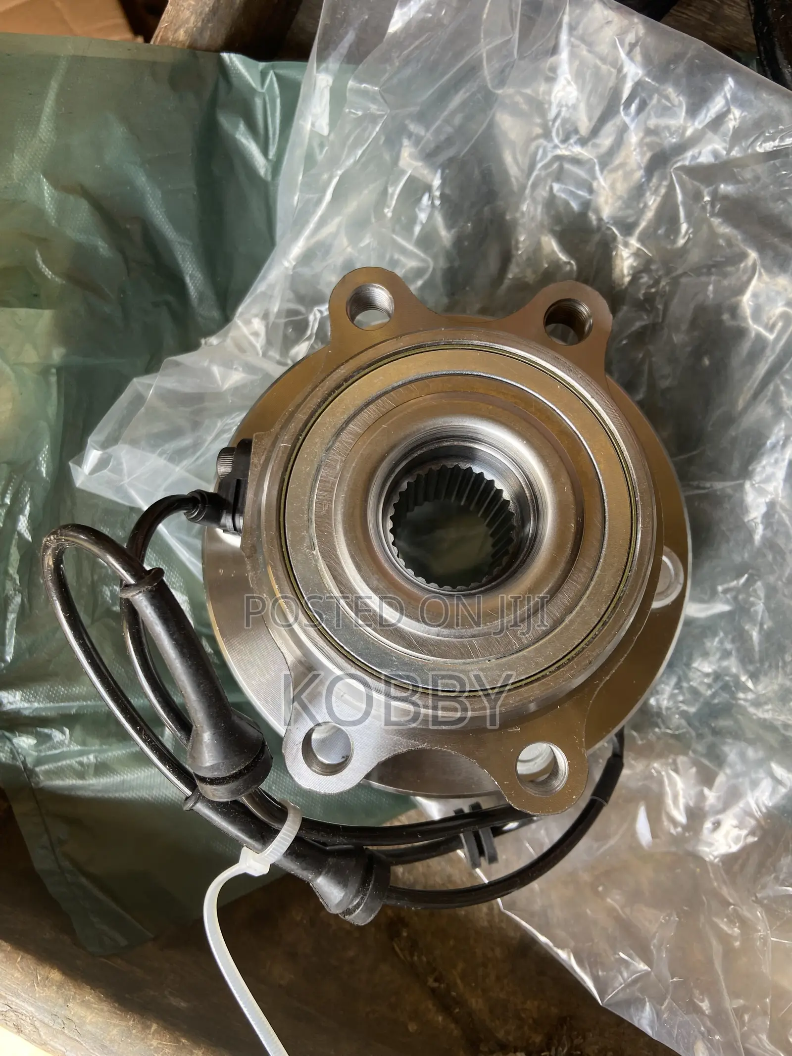 Navara /Pathfinder 2006,2007,2008,2009,2010,2011,2012 Front Wheel Hubs