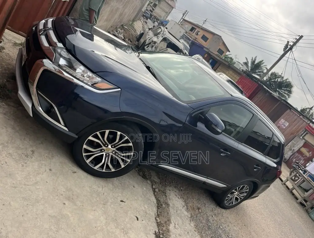 Mitsubishi Outlander 2017 Blue