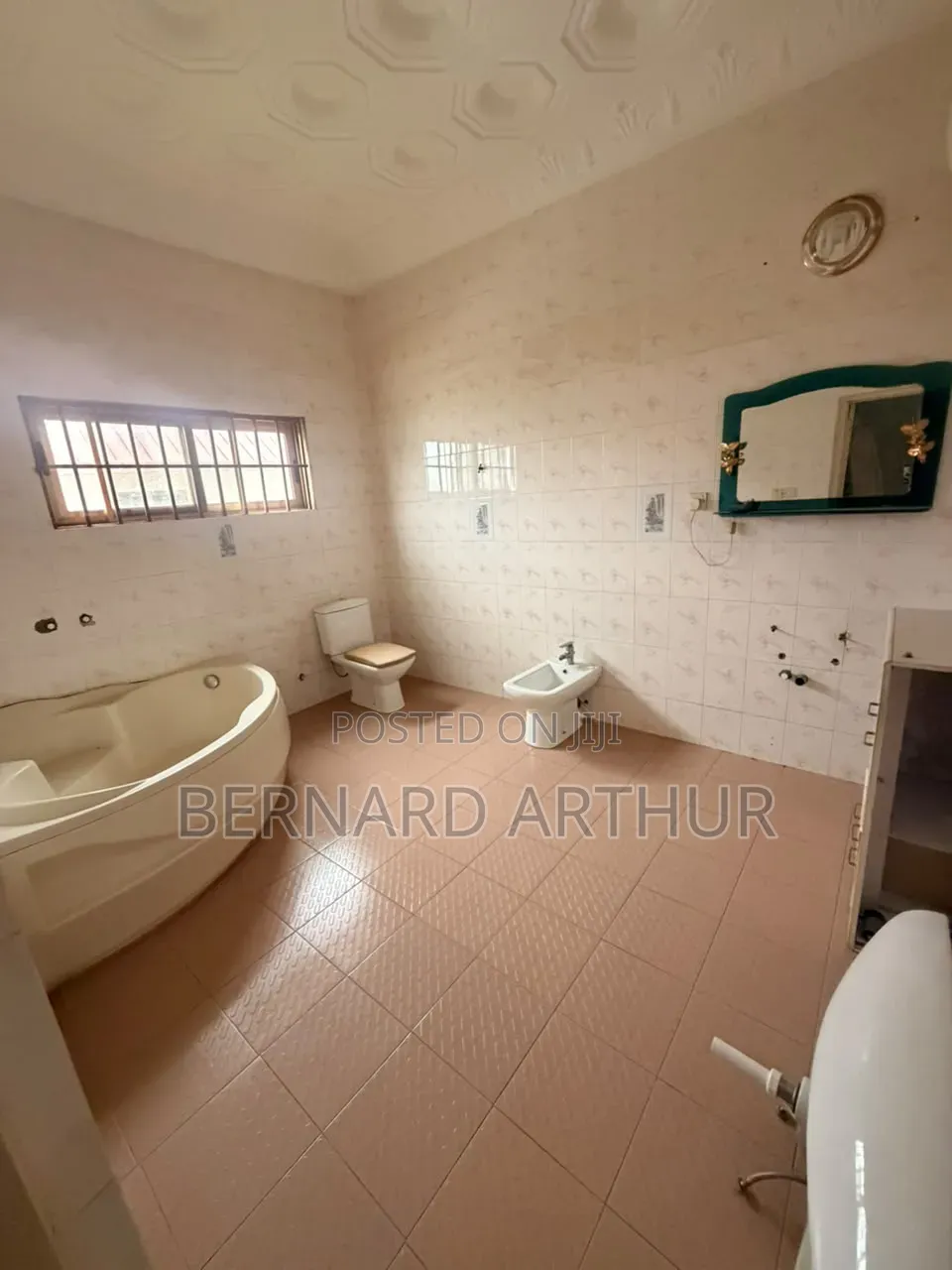 5bdrm Mansion in Bernard Agency, Post Office Area for rent