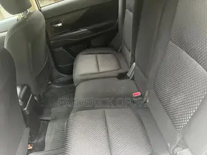 Mitsubishi Outlander ES FWD 2018 White