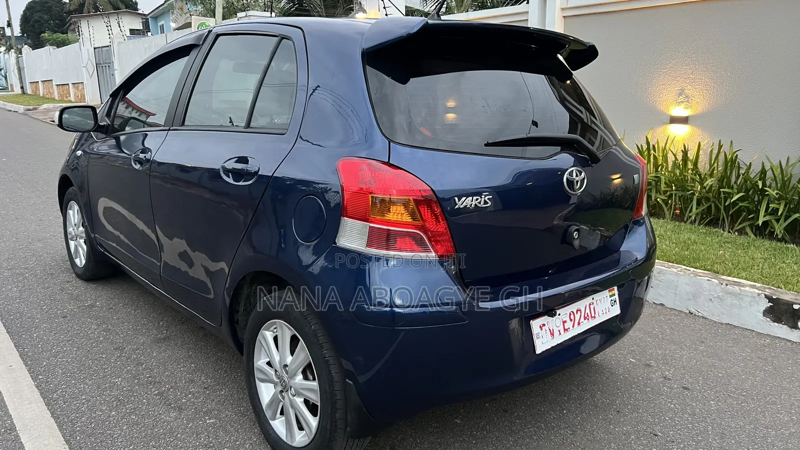 Toyota Yaris 2011 Black