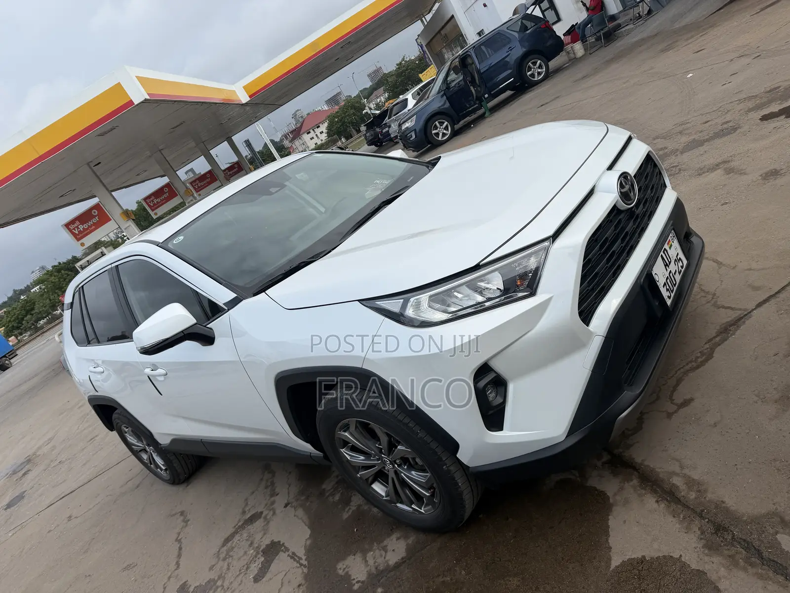 Toyota RAV4 XLE AWD 2024 White