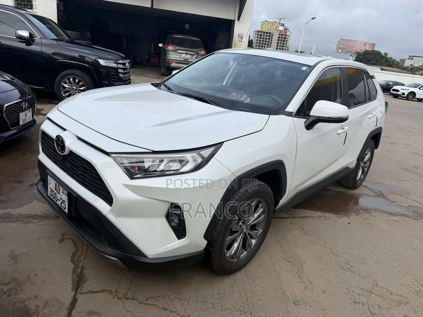 Toyota RAV4 XLE AWD 2024 White