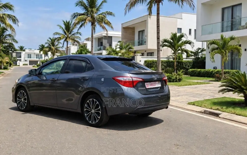 Toyota Corolla S 4dr Sedan (1.8L 4cyl CVT) 2016 Gray