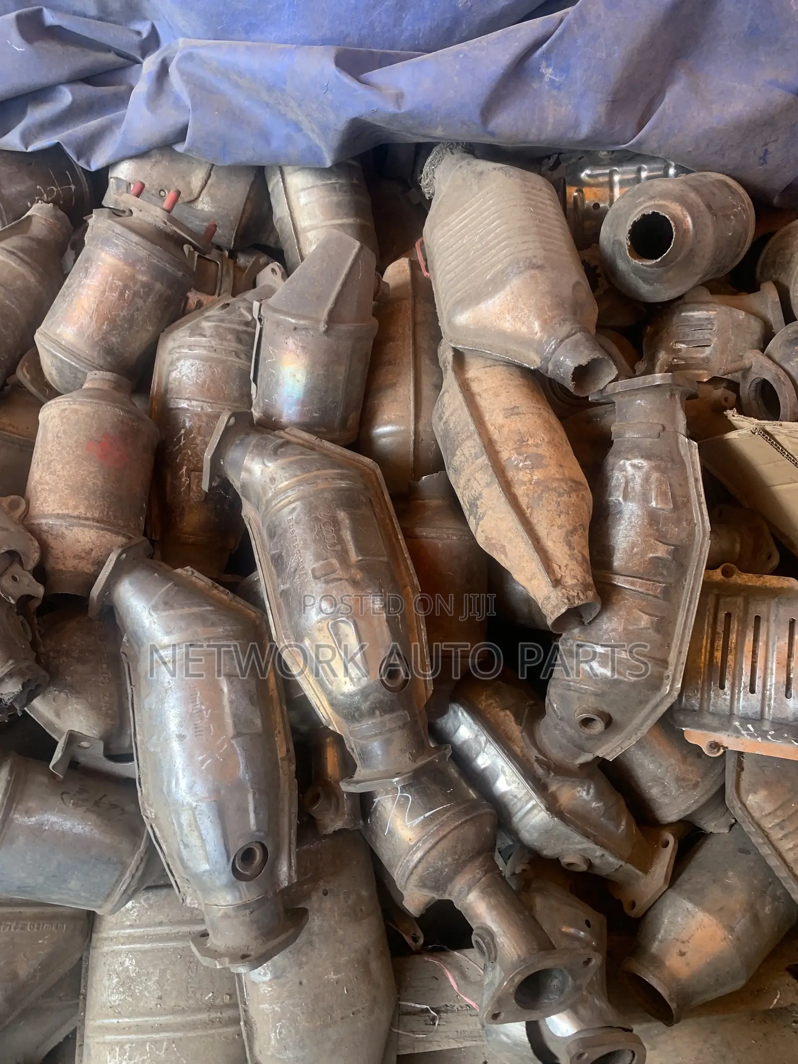 Original Homeused Catalytic Convetors for All cars.Toyota,Honda Ford