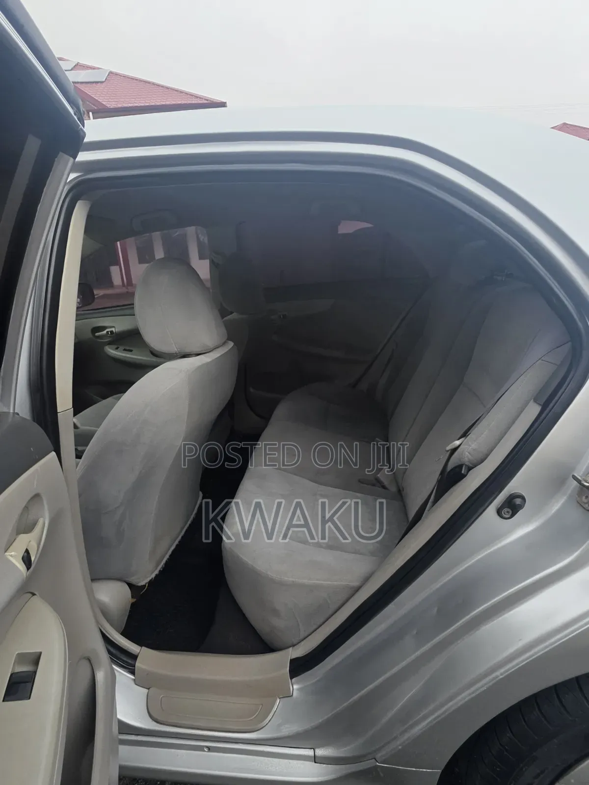 Toyota Corolla 2010 Silver