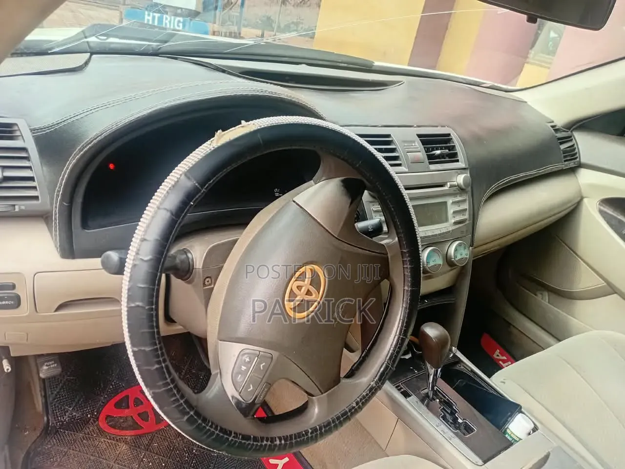 Toyota Camry LE 4dr Sedan (2.5L 4cyl 6A) 2011 White