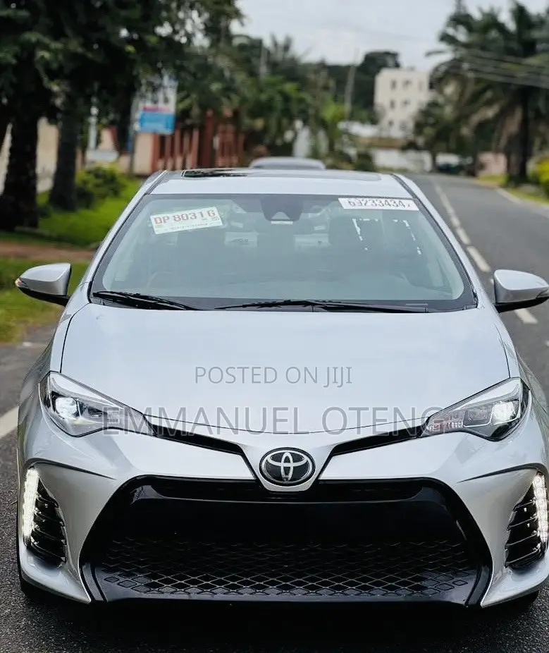 Toyota Corolla SE Special Edition 4dr Sedan (1.8L 4cyl CVT) 2017 Silver