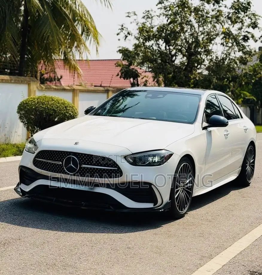 Mercedes-Benz C300 2023 Off white