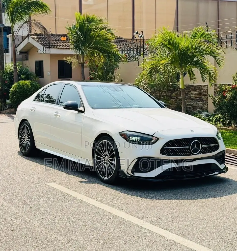 Mercedes-Benz C300 2023 Off white