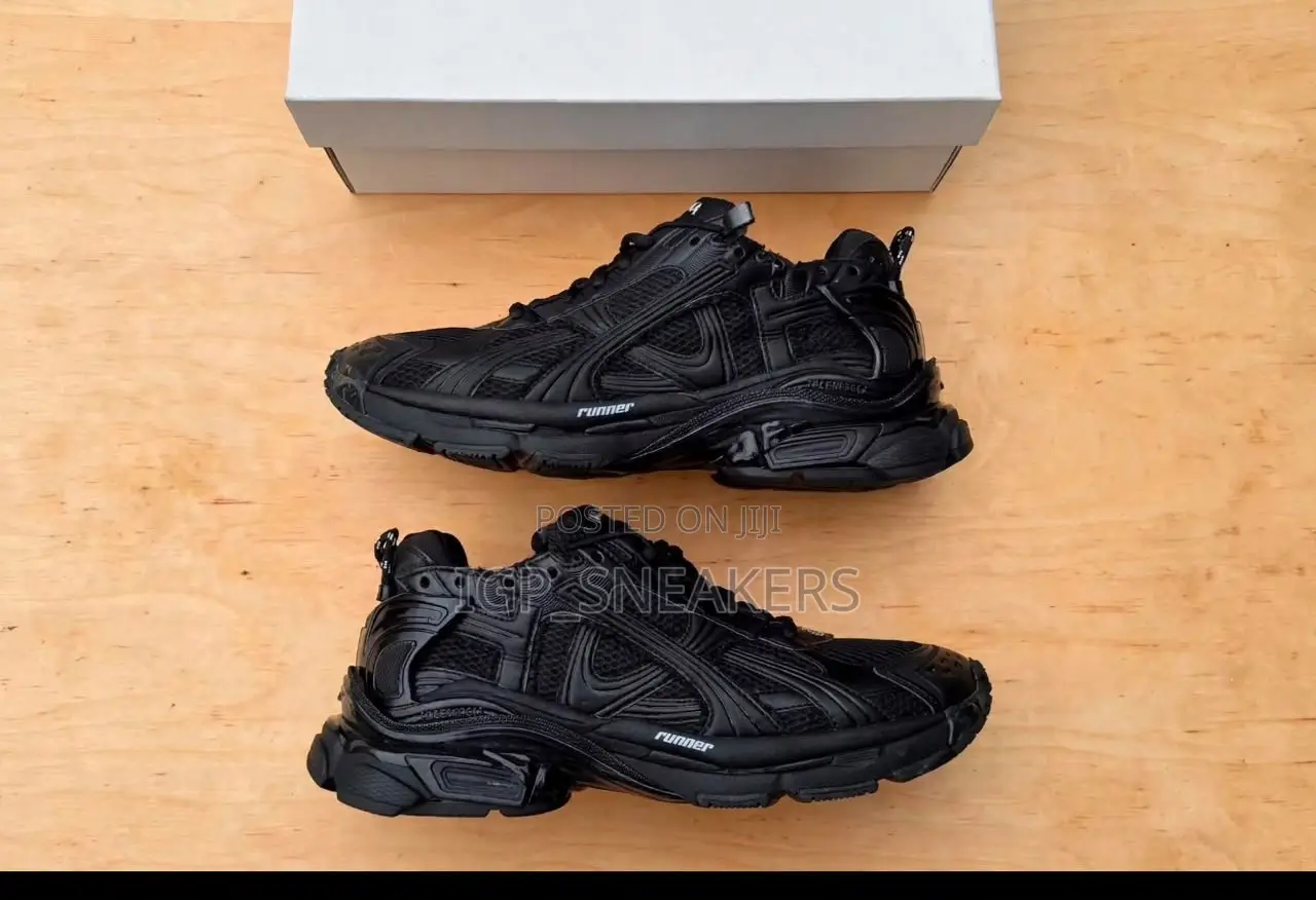 Balenciaga Runner