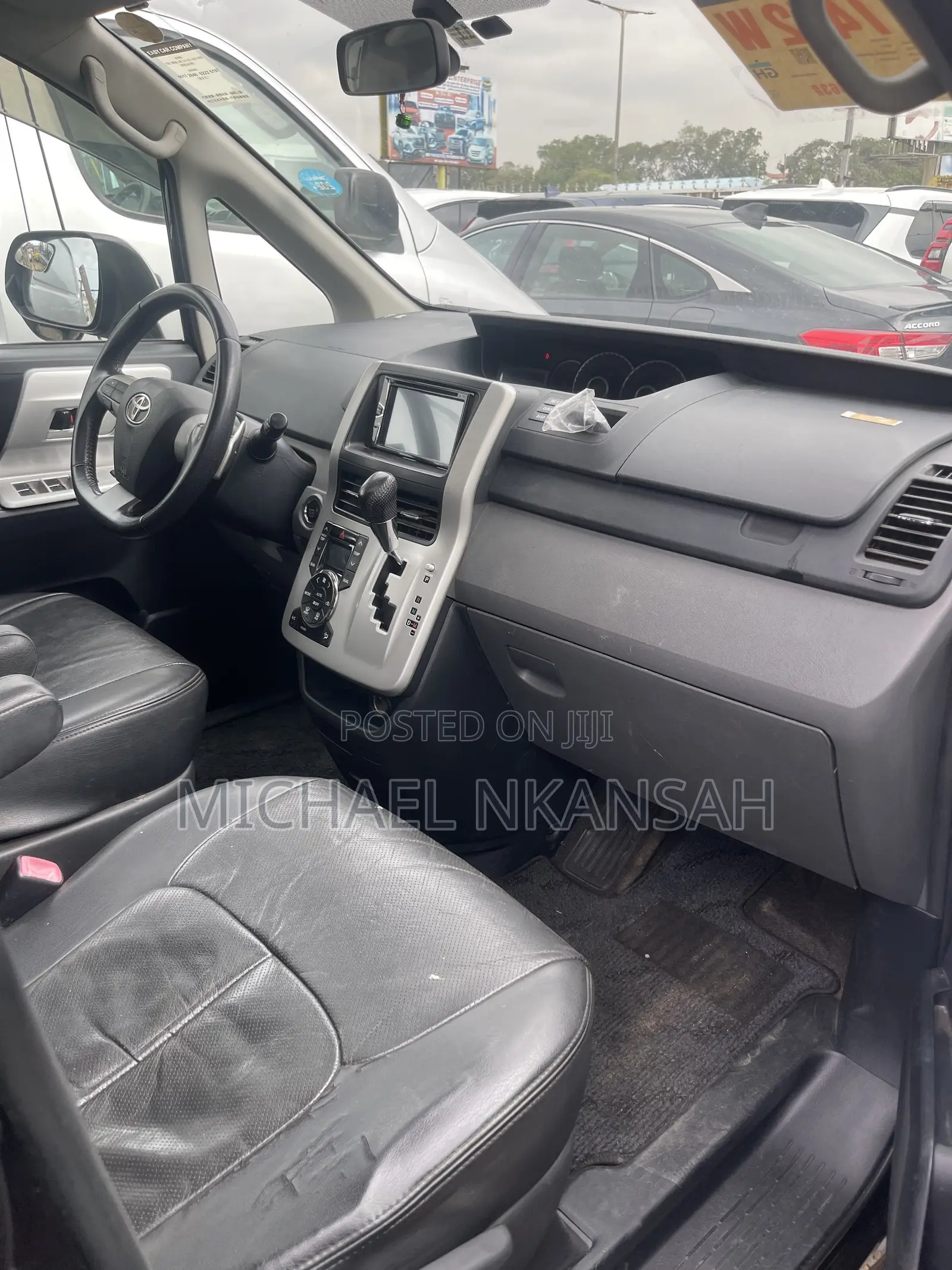 Toyota Voxy V 2WD 8-Seater 2012 Black