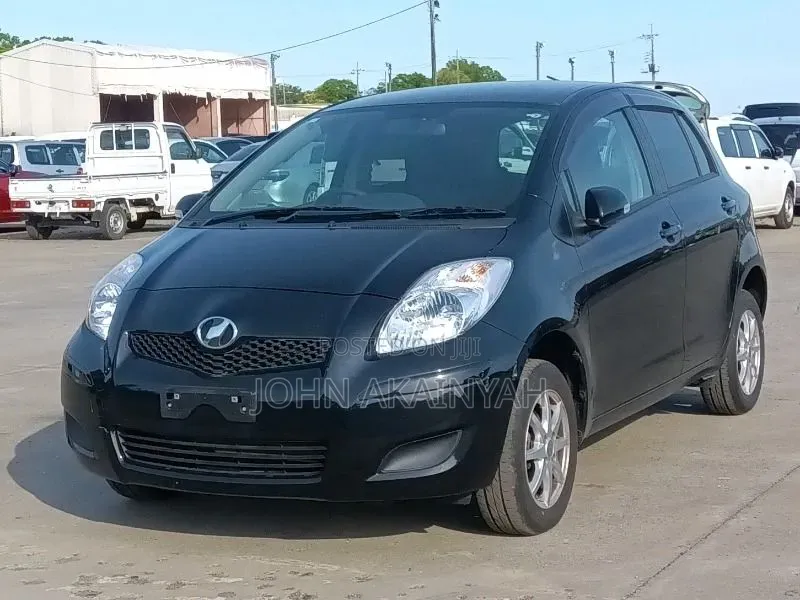 Toyota Vitz 1.3 AWD 3dr 2010 Black