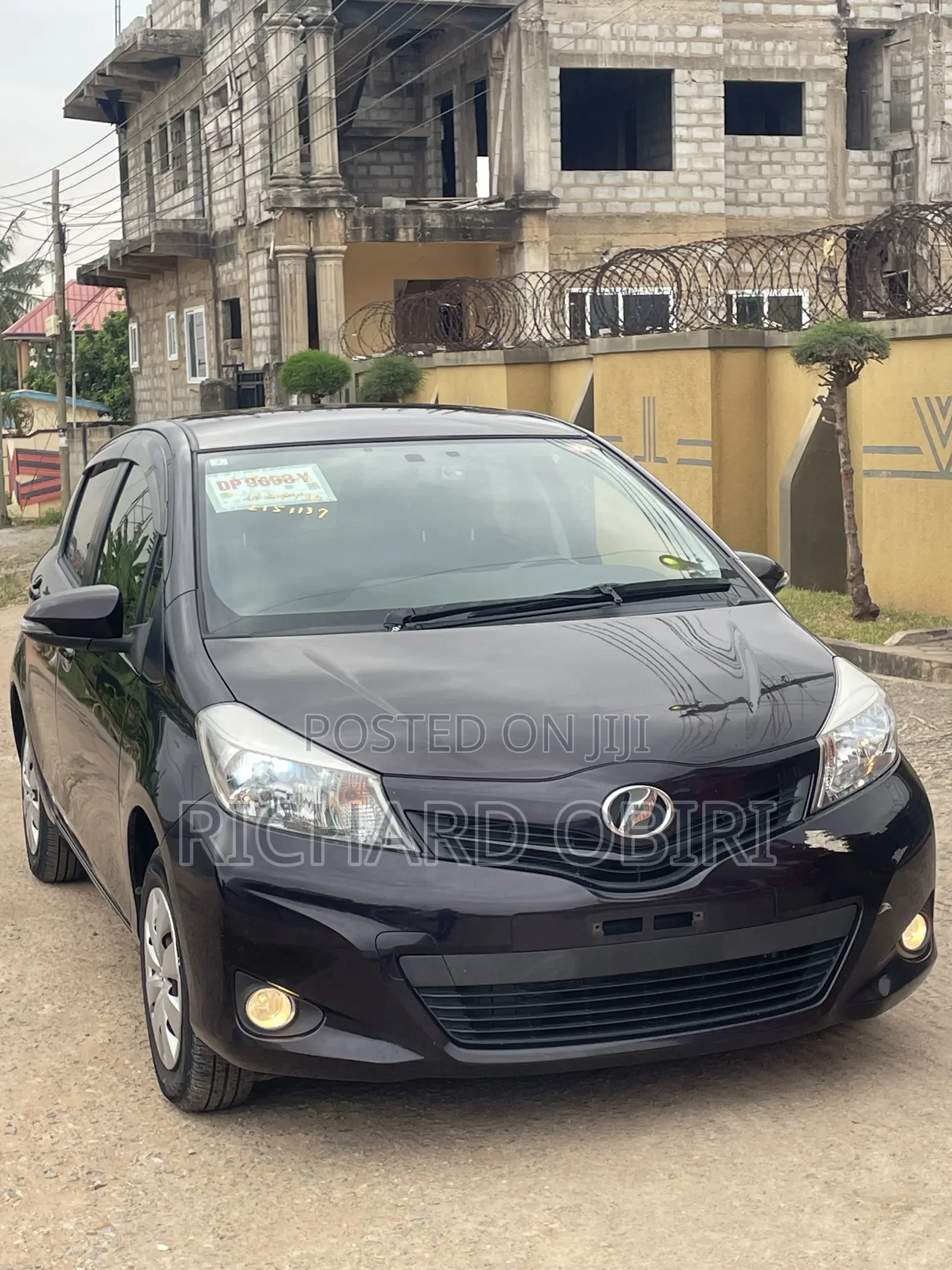 Toyota Vitz 1.3 AWD 5dr 2014 Purple