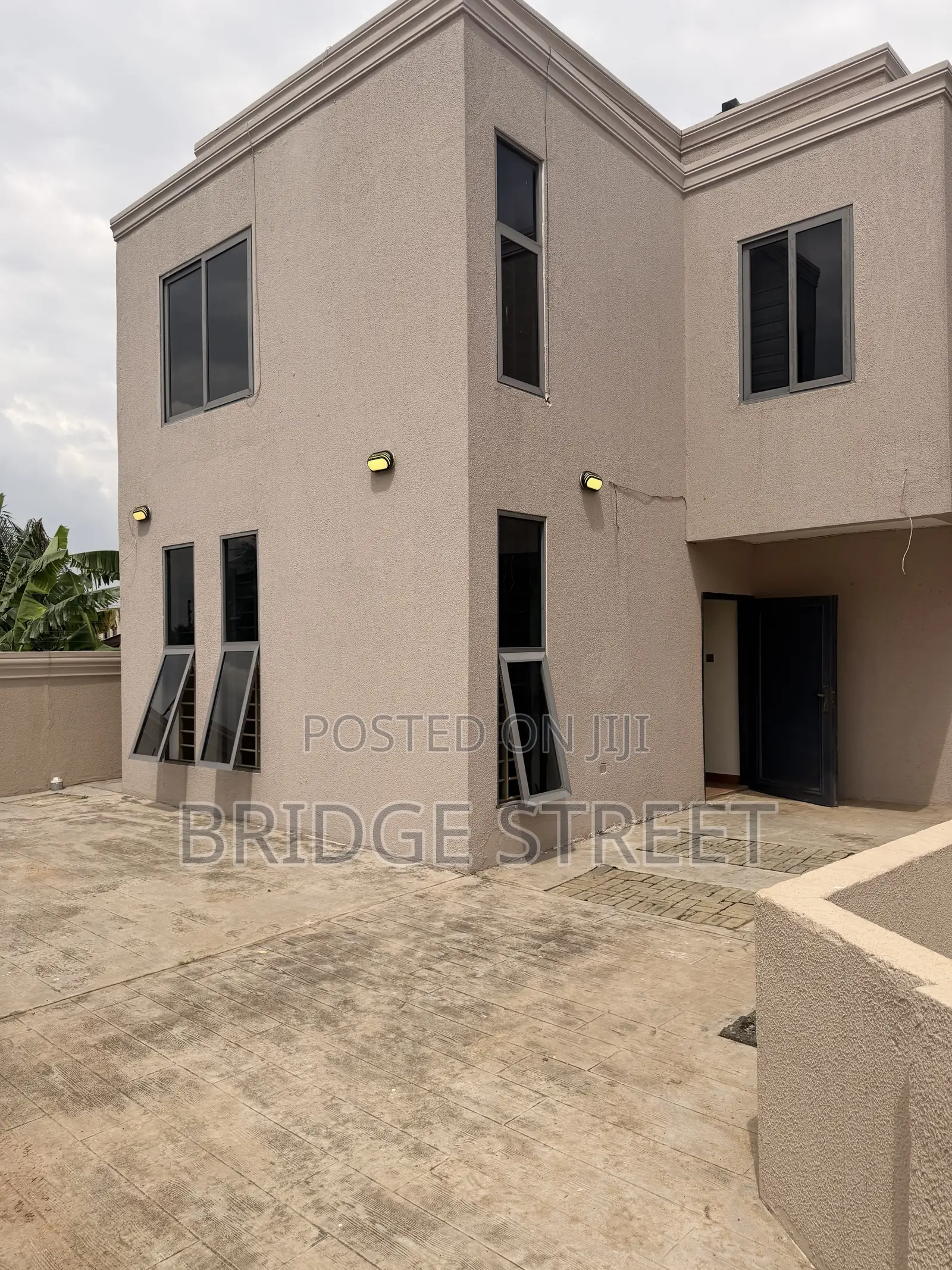 4bdrm Block of Flats in 2809 Court, Nmai-Dzorn for sale