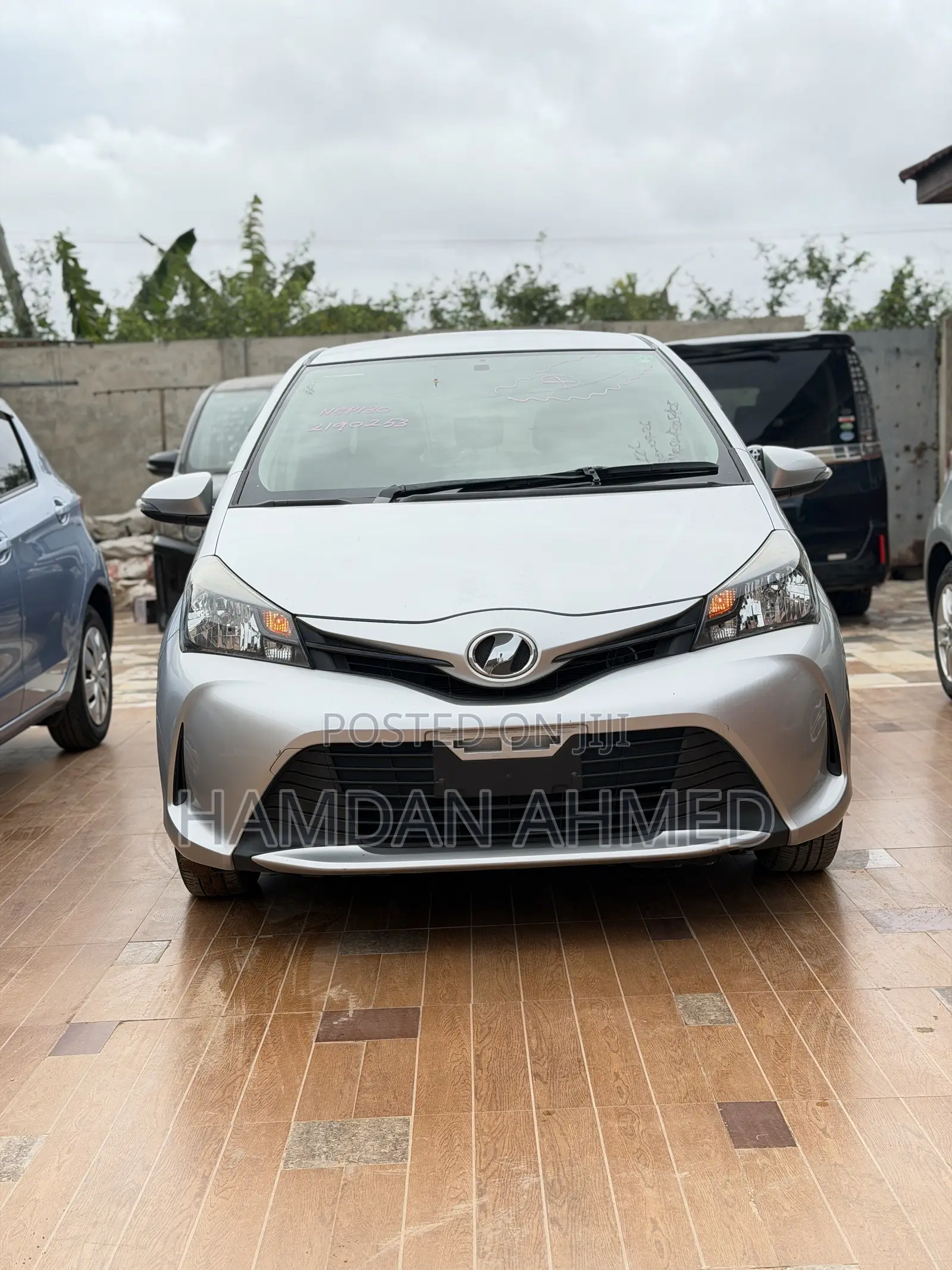 Toyota Vitz 1.3 FWD 5dr 2015 Silver