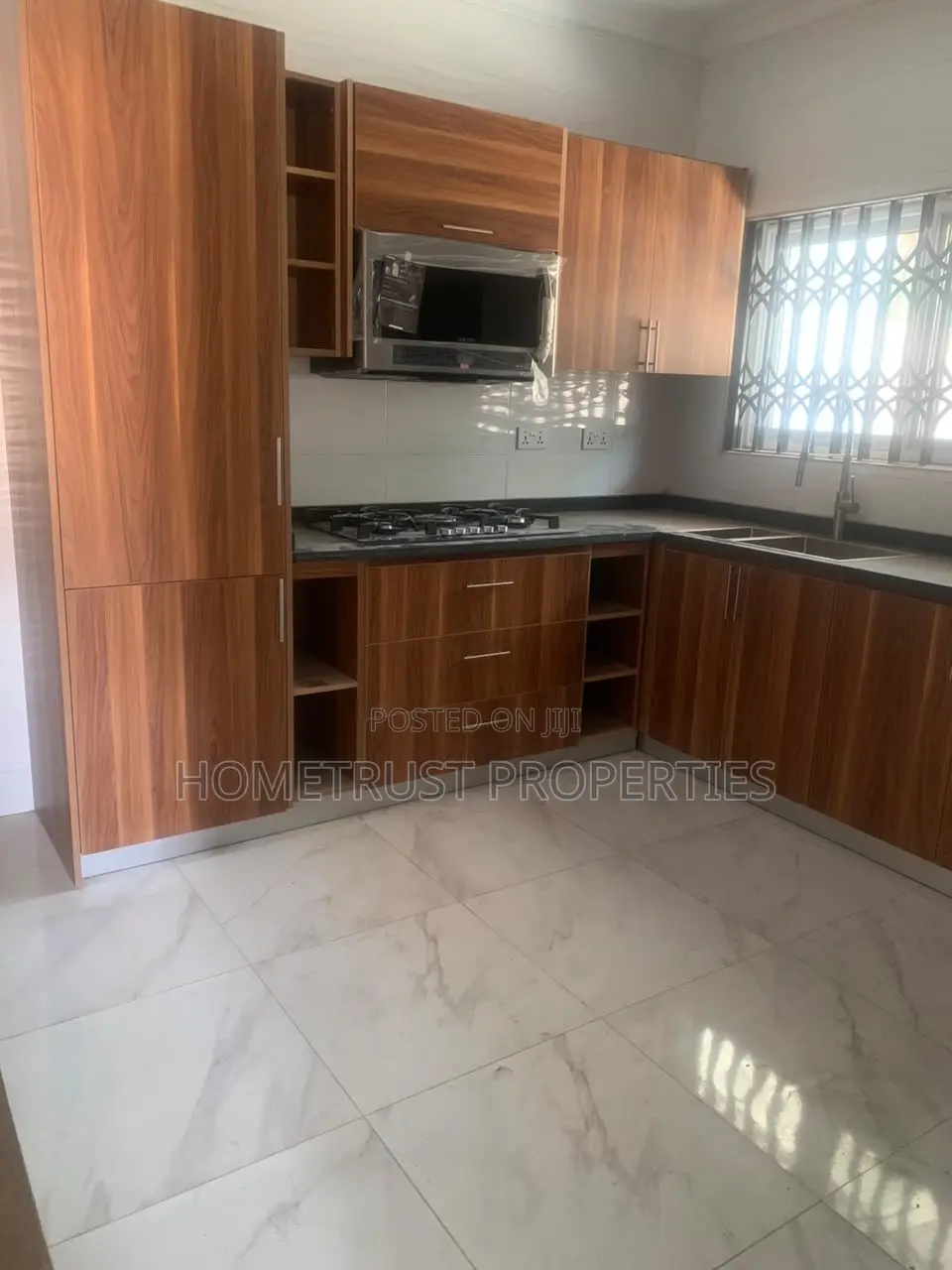 5bdrm House in Adenta Manyea for rent