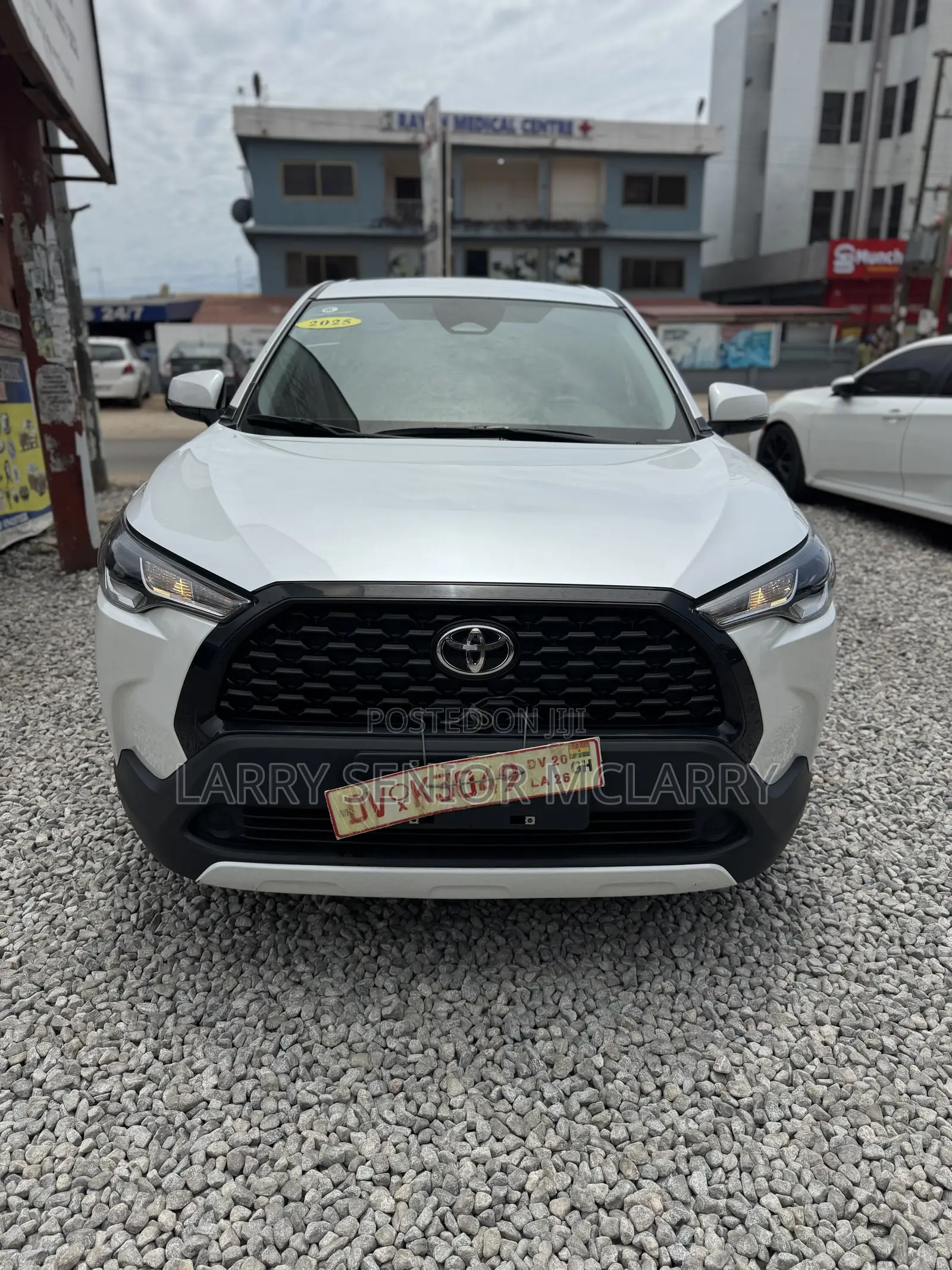 New Toyota Corolla Cross LE 2025 White