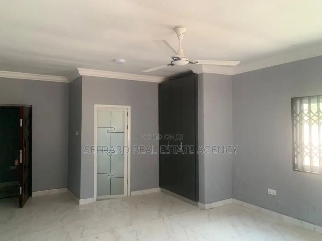 5bdrm House in Sefdard Properties, Adenta for rent