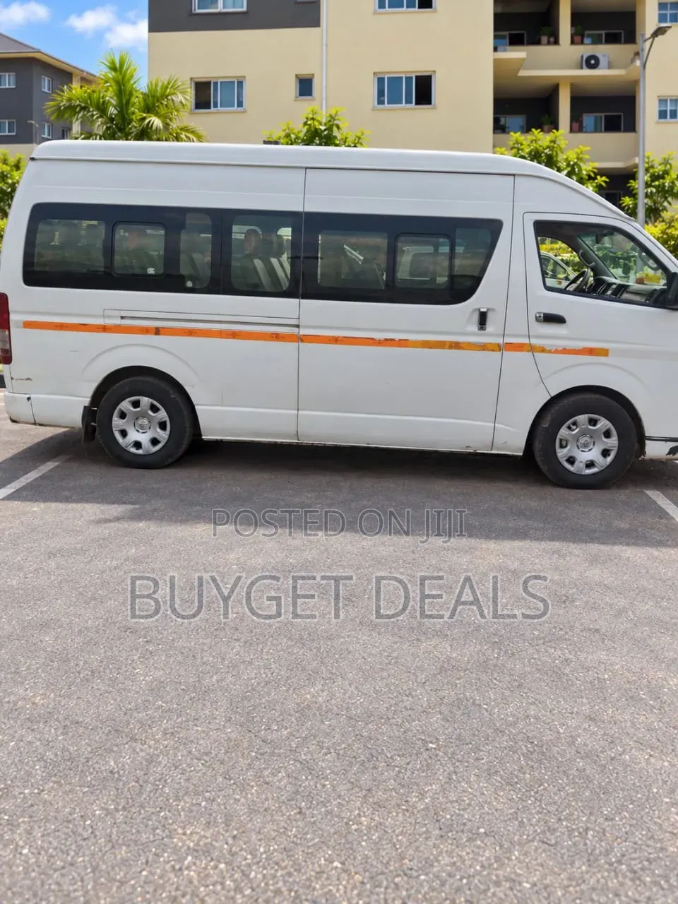 Toyota HiAce 2016 White