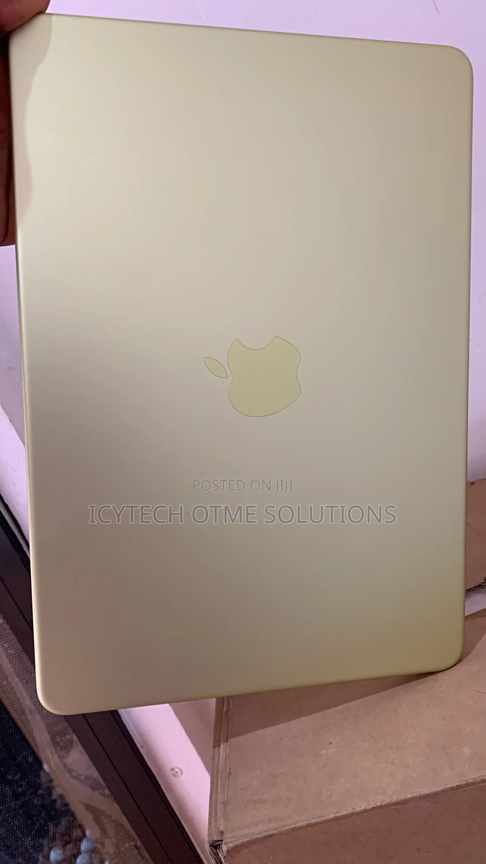 Laptop Apple MacBook 8GB Intel Core i5 SSHD (Hybrid) 512GB