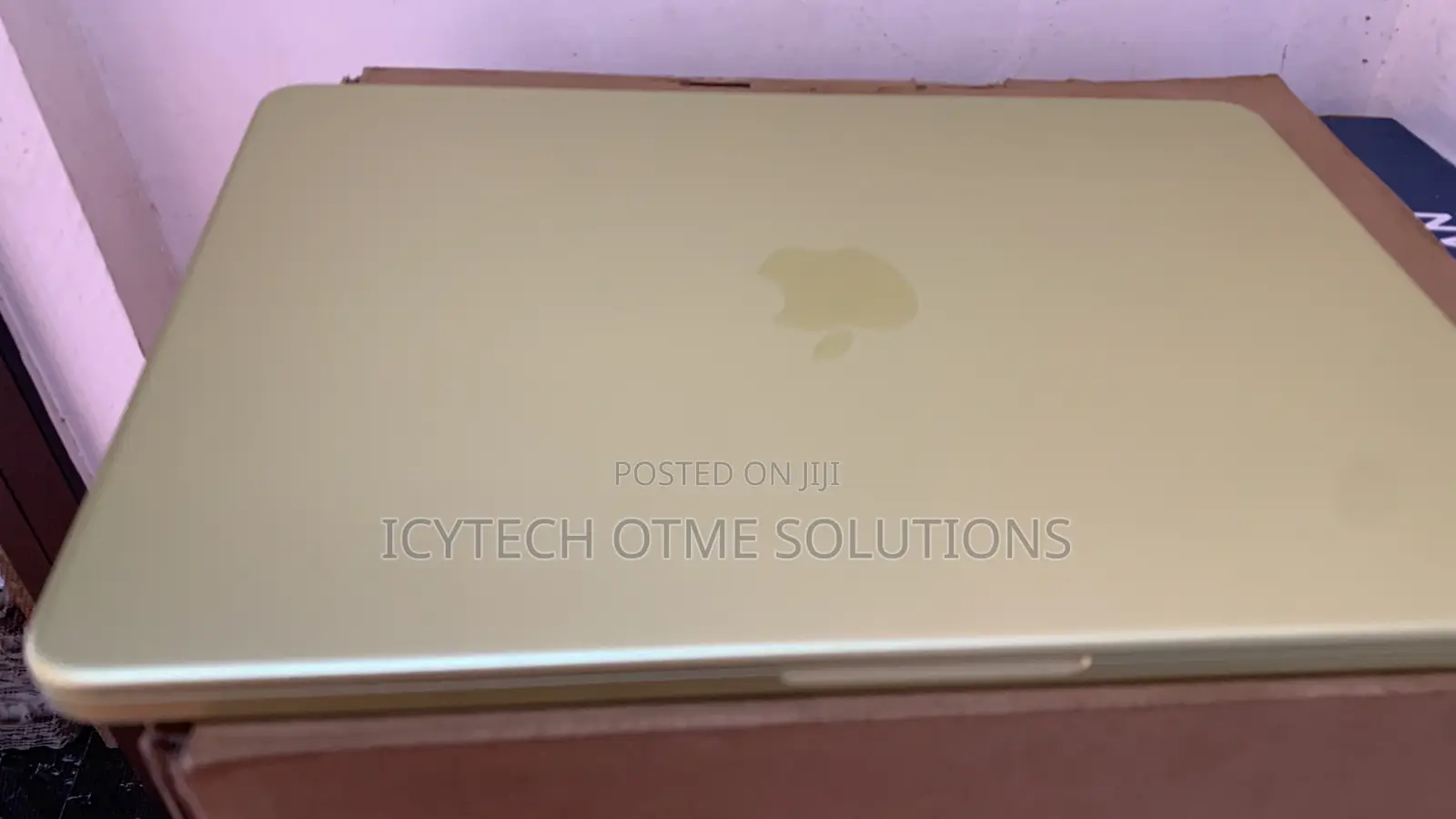 Laptop Apple MacBook 8GB Intel Core i5 SSHD (Hybrid) 512GB